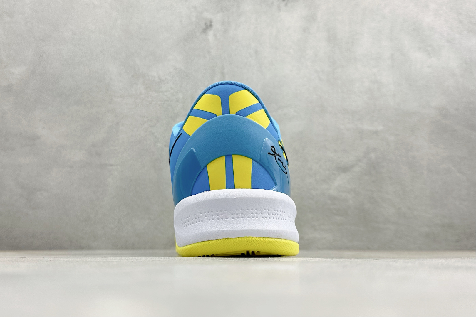 Nike Kobe 8 Protro 马年限定萌马涂鸦曼巴战靴 HF2793-022