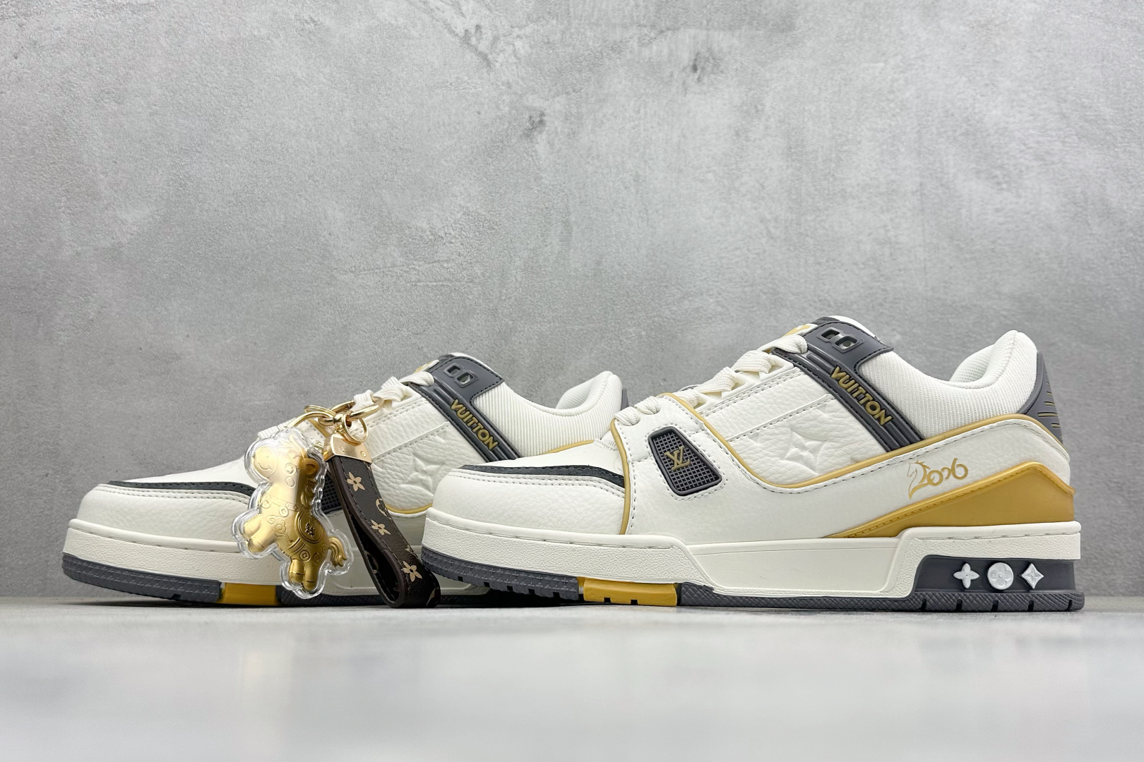 LV TRAINER 实穿性于一体的奢牌板鞋 2A8DM16VL LV TRAINER 实穿性于一体的奢牌板鞋 2A8DM16VL