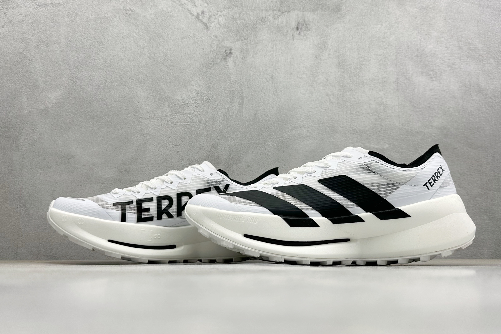 Adidas Terrex Agravic Speedult 2 阿迪超轻透气缓震跑鞋 穿孔气垫 JS3546