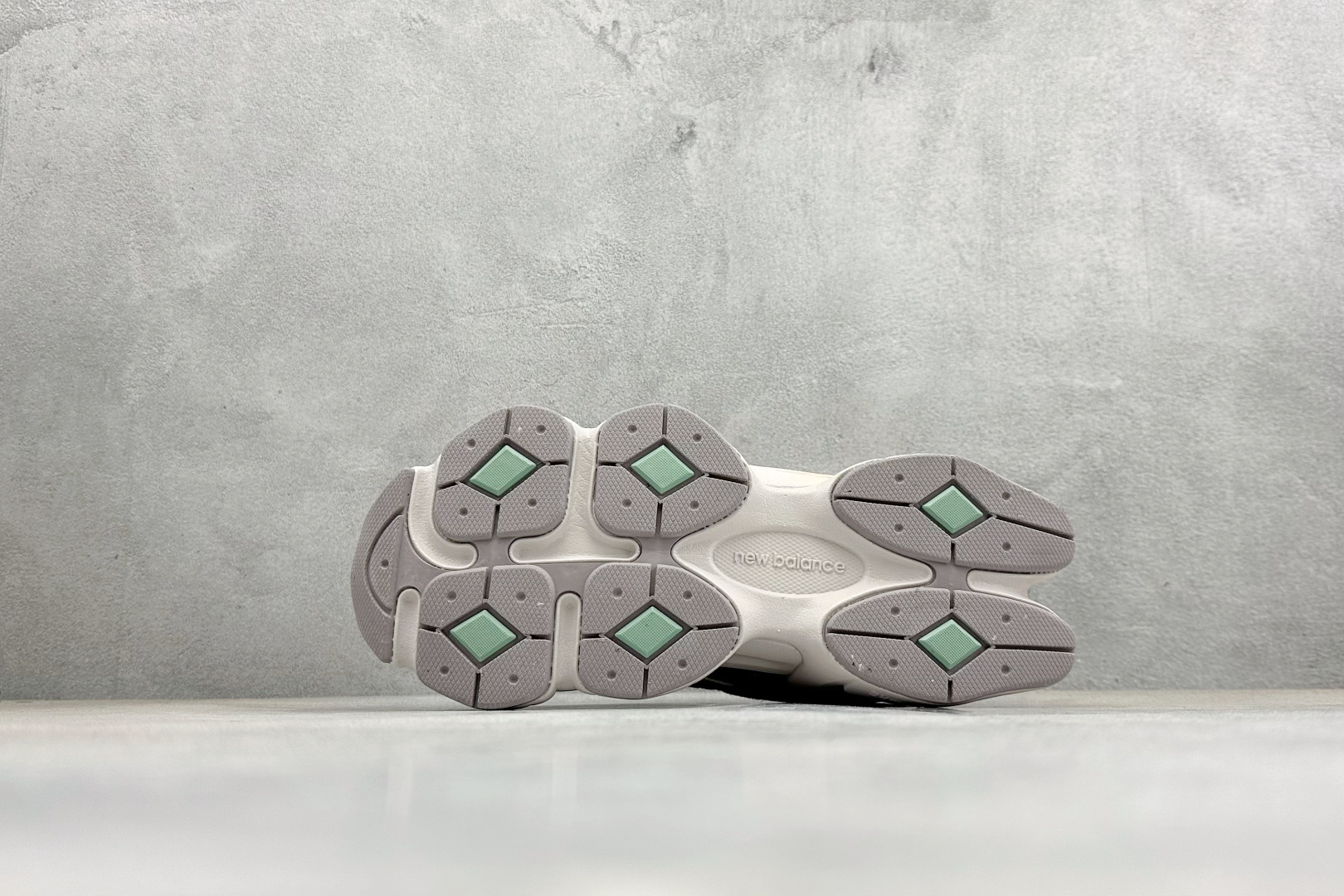 New Balance 9060系列 新百伦 复古休闲运动慢跑鞋 U9060870-Top High Quatity Cheap Sneakers Fashion Clothing Clothes Bags handbags Shoes of all Brand wholesale With The best Quality And Beautiful Price from China Factory Chinese suppliers wholesaler seller New Balance 9060系列 新百伦 复古休闲运动慢跑鞋 U9060870