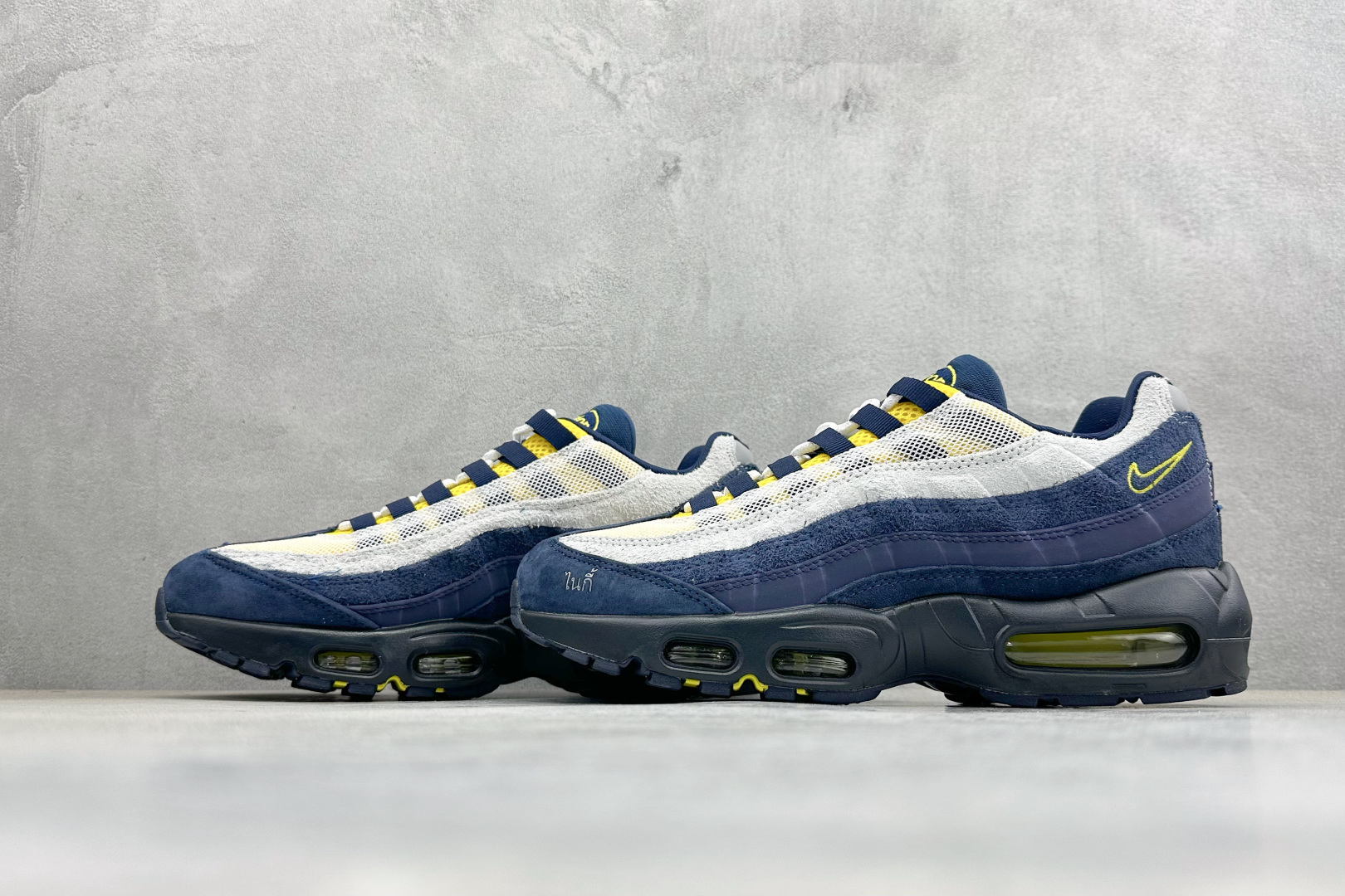 NIKE Air Max 95 复古单品 潮流百搭 气垫缓震慢跑鞋 HQ8492-400-Top High Quatity Cheap Sneakers Fashion Clothing Clothes Bags handbags Shoes of all Brand wholesale With The best Quality And Beautiful Price from China Factory Chinese suppliers wholesaler seller NIKE Air Max 95 复古单品 潮流百搭 气垫缓震慢跑鞋 HQ8492-400