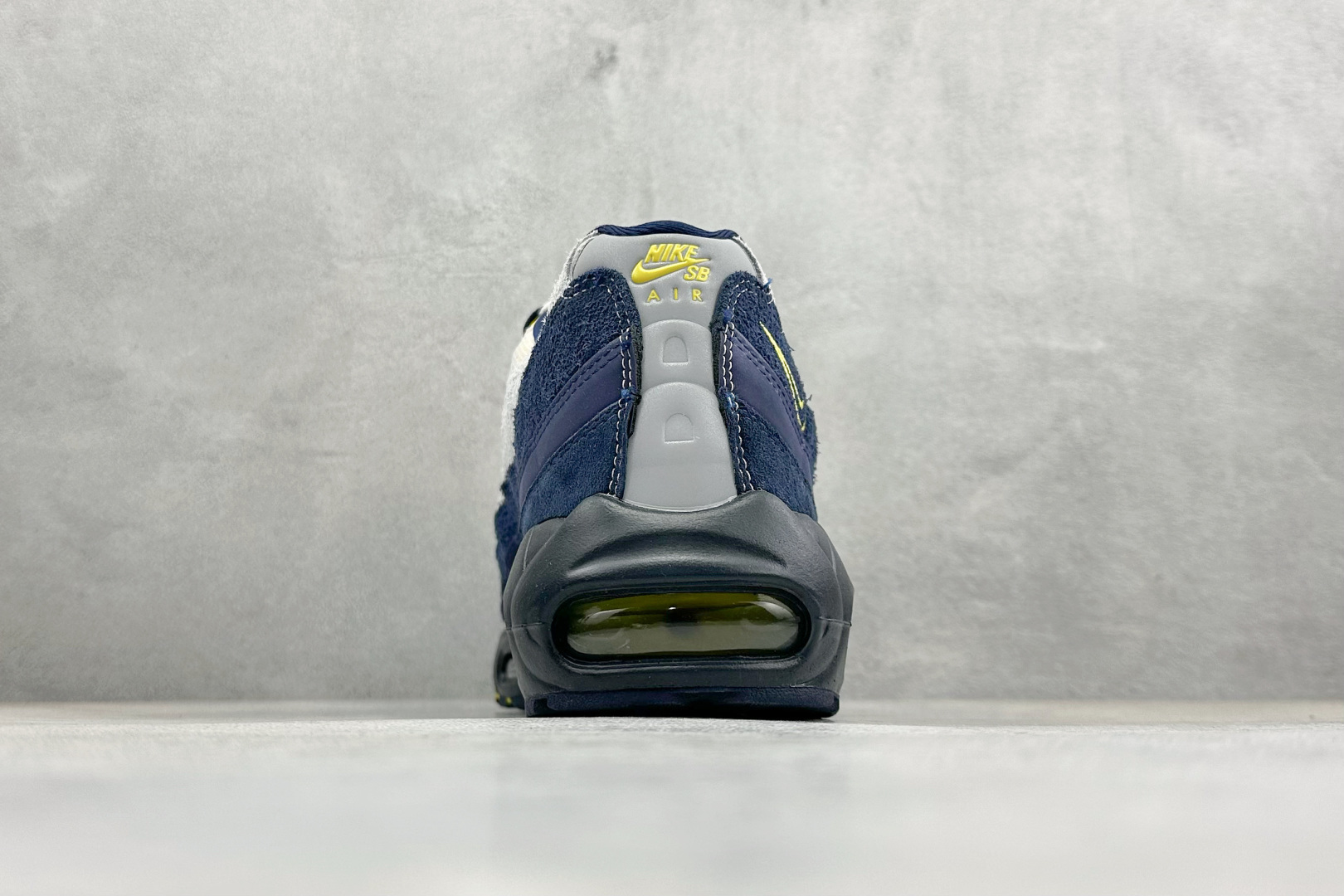 NIKE Air Max 95 复古单品 潮流百搭 气垫缓震慢跑鞋 HQ8492-400-Top High Quatity Cheap Sneakers Fashion Clothing Clothes Bags handbags Shoes of all Brand wholesale With The best Quality And Beautiful Price from China Factory Chinese suppliers wholesaler seller NIKE Air Max 95 复古单品 潮流百搭 气垫缓震慢跑鞋 HQ8492-400