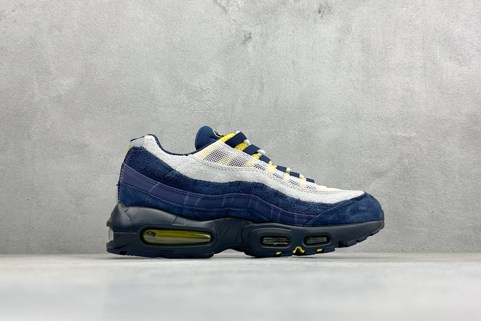 NIKE Air Max 95 复古单品 潮流百搭 气垫缓震慢跑鞋 HQ8492-400-Top High Quatity Cheap Sneakers Fashion Clothing Clothes Bags handbags Shoes of all Brand wholesale With The best Quality And Beautiful Price from China Factory Chinese suppliers wholesaler seller NIKE Air Max 95 复古单品 潮流百搭 气垫缓震慢跑鞋 HQ8492-400