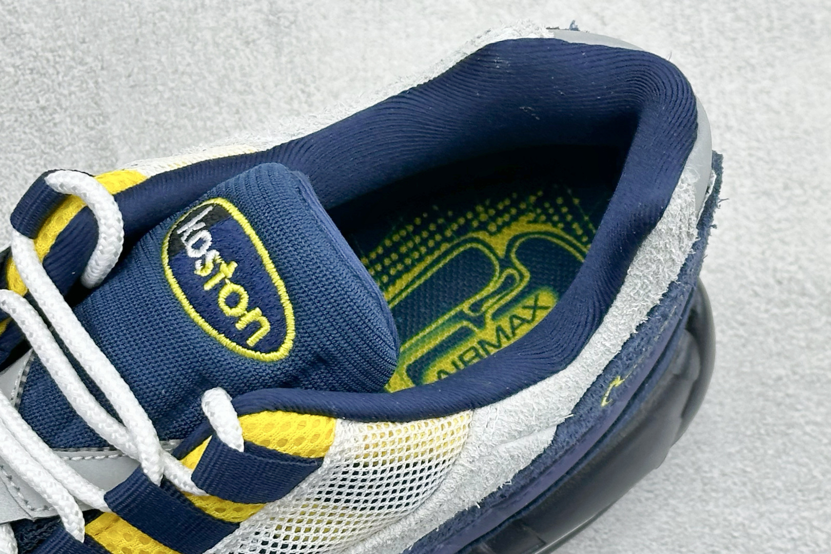 NIKE Air Max 95 复古单品 潮流百搭 气垫缓震慢跑鞋 HQ8492-400-Top High Quatity Cheap Sneakers Fashion Clothing Clothes Bags handbags Shoes of all Brand wholesale With The best Quality And Beautiful Price from China Factory Chinese suppliers wholesaler seller NIKE Air Max 95 复古单品 潮流百搭 气垫缓震慢跑鞋 HQ8492-400