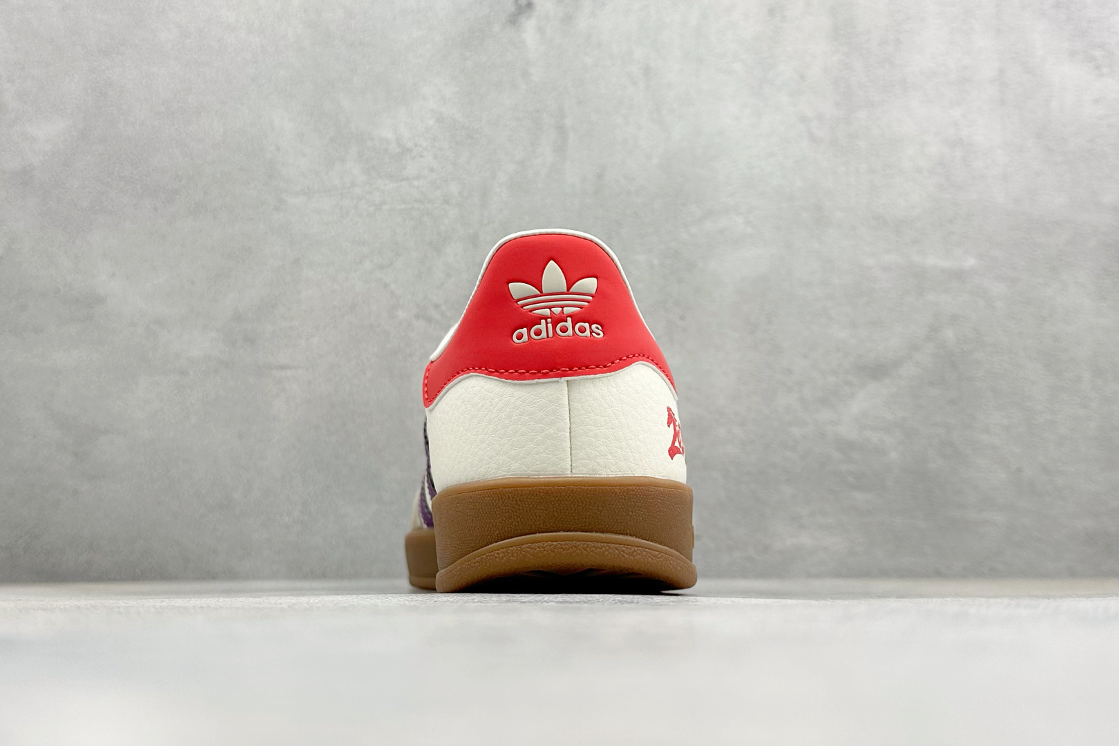 马年新款海外定制限量发售 Adidas Originals GAZELLE INDOOR“马年联名限定-紫韵红运” ZH2597