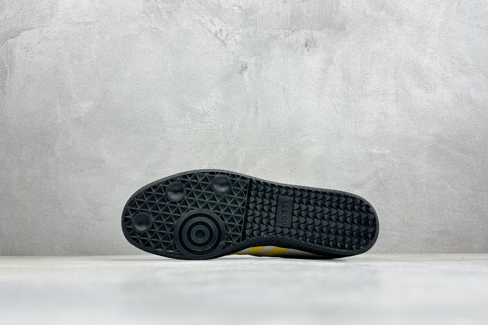 马年新款海外定制限量发售 Adidas Originals SAMBA OG“马年联名限定-黄黑” ZH2595-Top High Quatity Cheap Sneakers Fashion Clothing Clothes Bags handbags Shoes of all Brand wholesale With The best Quality And Beautiful Price from China Factory Chinese suppliers wholesaler seller 马年新款海外定制限量发售 Adidas Originals SAMBA OG“马年联名限定-黄黑” ZH2595