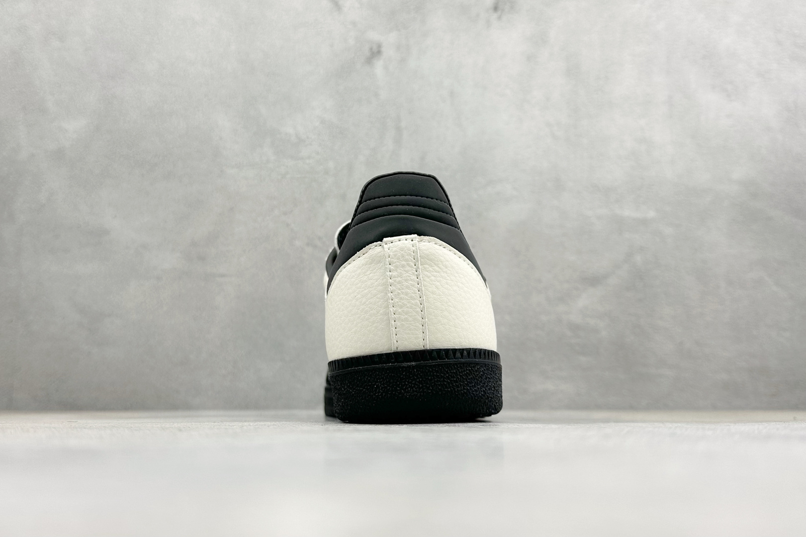 马年新款海外定制限量发售 Adidas Originals SAMBA OG“马年联名限定-黄黑” ZH2595-Top High Quatity Cheap Sneakers Fashion Clothing Clothes Bags handbags Shoes of all Brand wholesale With The best Quality And Beautiful Price from China Factory Chinese suppliers wholesaler seller 马年新款海外定制限量发售 Adidas Originals SAMBA OG“马年联名限定-黄黑” ZH2595