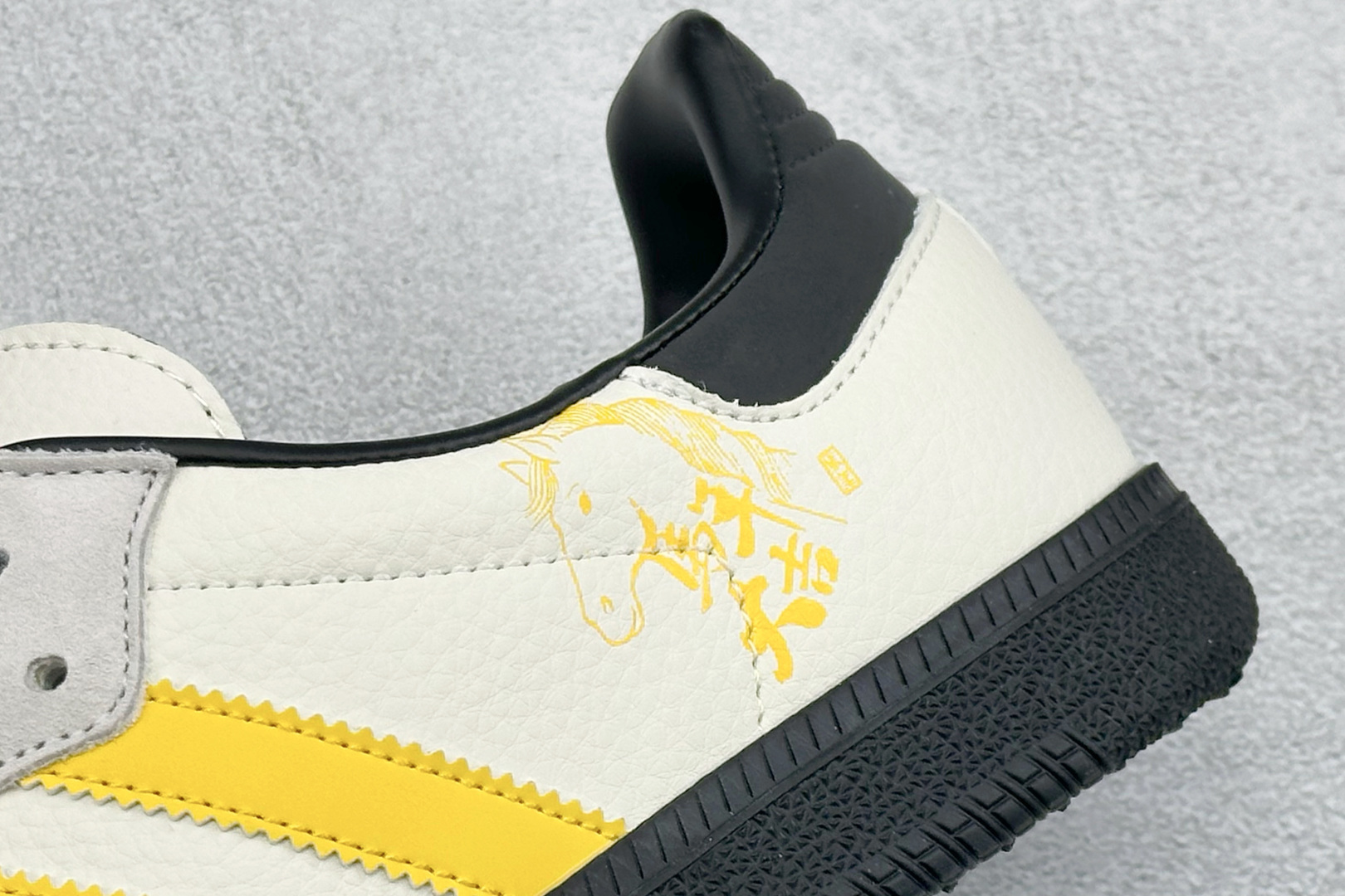马年新款海外定制限量发售 Adidas Originals SAMBA OG“马年联名限定-黄黑” ZH2595-Top High Quatity Cheap Sneakers Fashion Clothing Clothes Bags handbags Shoes of all Brand wholesale With The best Quality And Beautiful Price from China Factory Chinese suppliers wholesaler seller 马年新款海外定制限量发售 Adidas Originals SAMBA OG“马年联名限定-黄黑” ZH2595