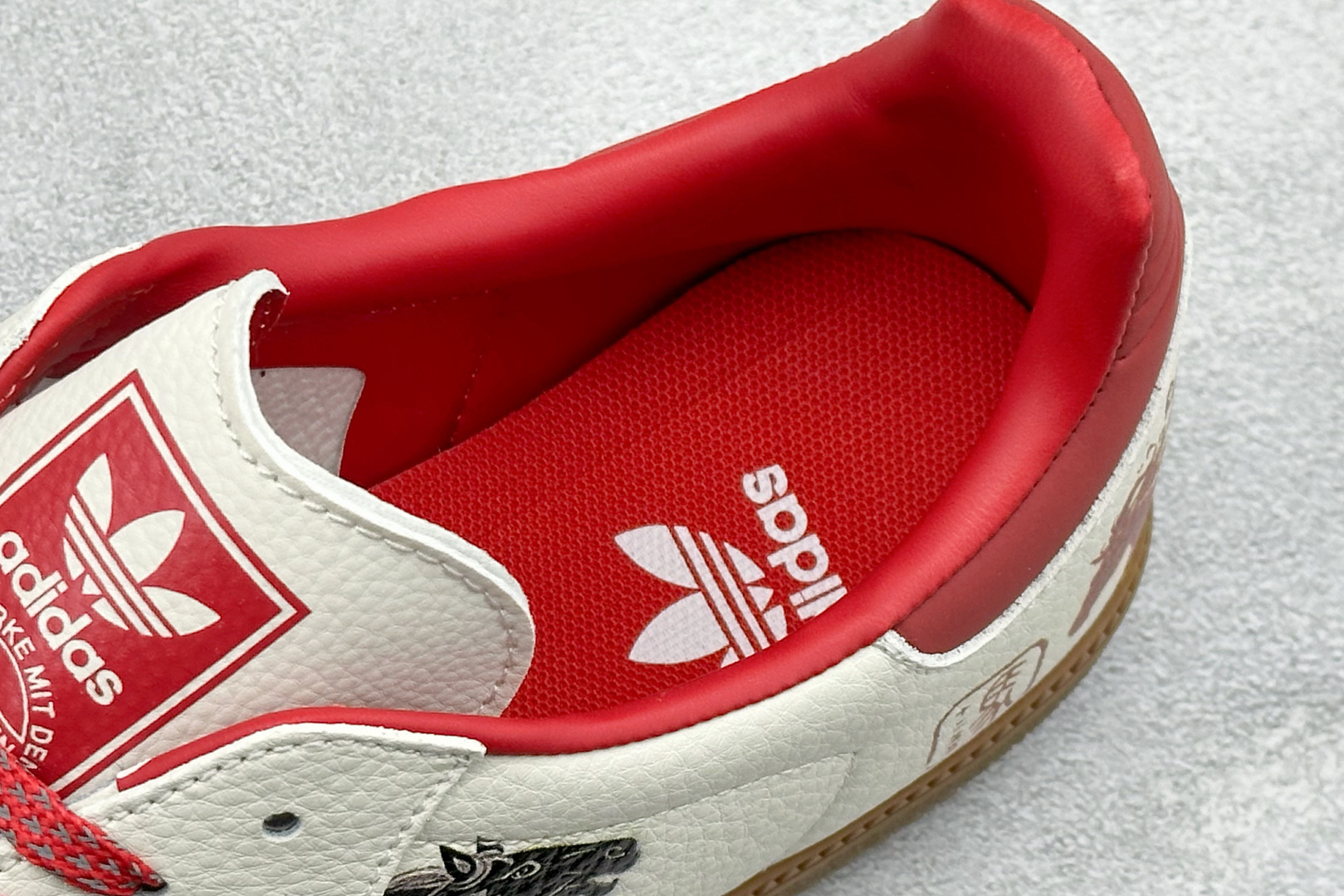 240 马年新款海外定制限量发售 Adidas Originals SAMBA OG“马年联名限定-朱红奔马” LX0910-Chinese UA Cheap High Quatity Brand Clothes Bags handbags Sneakers wholesale wholesaler seller from China Factory suppliers Fashion Clothing Shoes best Quality Beautiful Price 240 马年新款海外定制限量发售 Adidas Originals SAMBA OG“马年联名限定-朱红奔马” LX0910
