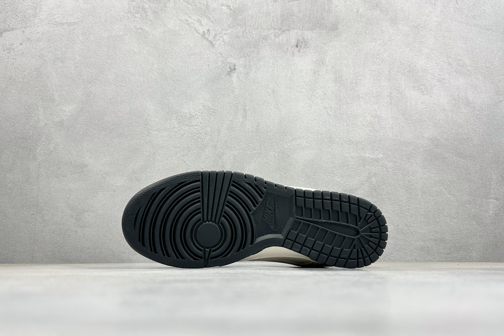 Nike Dunk Low Retro 马年限定 周年高端定制 低帮休闲板鞋 SD6868-114 Nike Dunk Low Retro 马年限定 周年高端定制 低帮休闲板鞋 SD6868-114