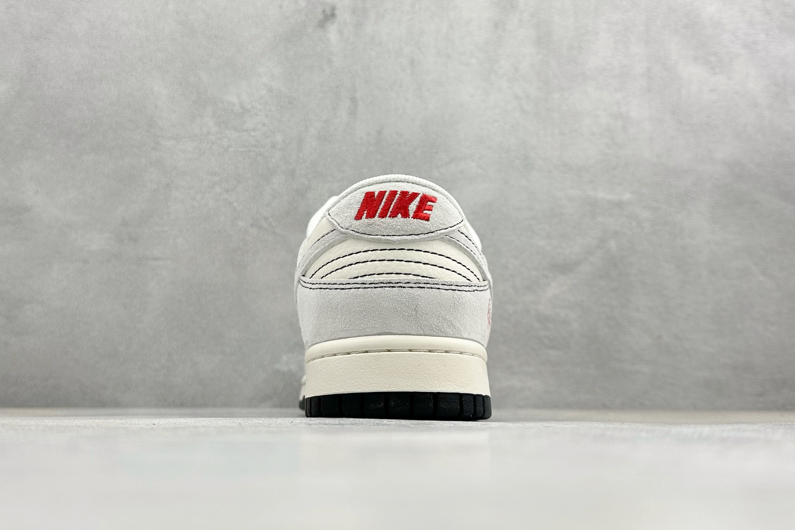 Nike Dunk Low Retro 马年限定 周年高端定制 低帮休闲板鞋 SD6868-114 Nike Dunk Low Retro 马年限定 周年高端定制 低帮休闲板鞋 SD6868-114