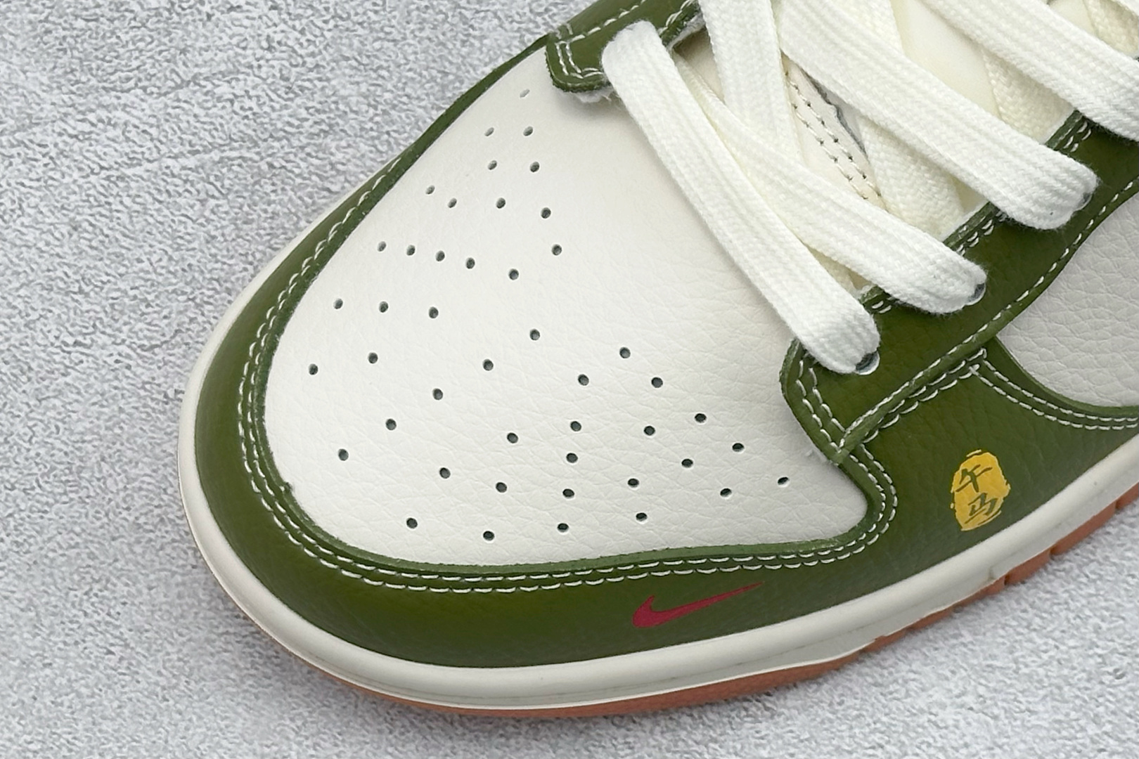 Nike Dunk Low Retro 2026 马年限定 周年高端定制 低帮休闲板鞋 QW5288-103 Nike Dunk Low Retro 2026 马年限定 周年高端定制 低帮休闲板鞋 QW5288-103