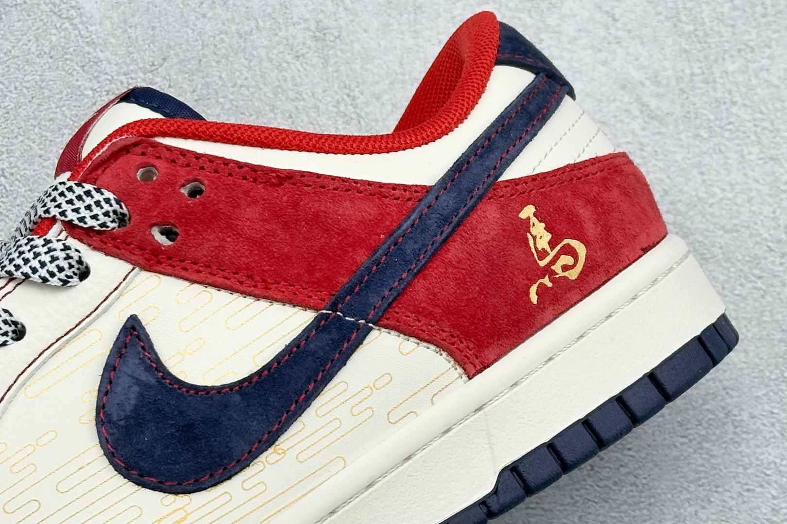 Nike Dunk Low Retro 马年限定 周年高端定制 低帮休闲板鞋 QW5288-112-Top High Quatity Cheap Sneakers Fashion Clothing Clothes Bags handbags Shoes of all Brand wholesale With The best Quality And Beautiful Price from China Factory Chinese suppliers wholesaler seller Nike Dunk Low Retro 马年限定 周年高端定制 低帮休闲板鞋 QW5288-112