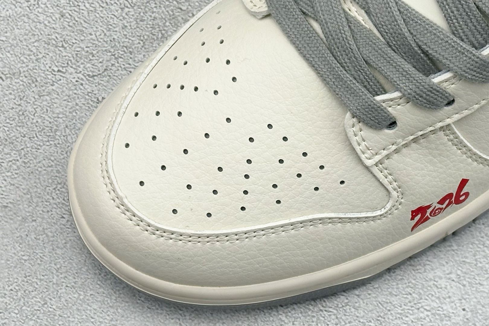 280 Nike SB Dunk Low 马年限定 白灰中国风 高端定制 低帮休闲滑板鞋 FF9989-024-Chinese UA Cheap High Quatity Brand Clothes Bags handbags Sneakers wholesale wholesaler seller from China Factory suppliers Fashion Clothing Shoes best Quality Beautiful Price 280 Nike SB Dunk Low 马年限定 白灰中国风 高端定制 低帮休闲滑板鞋 FF9989-024