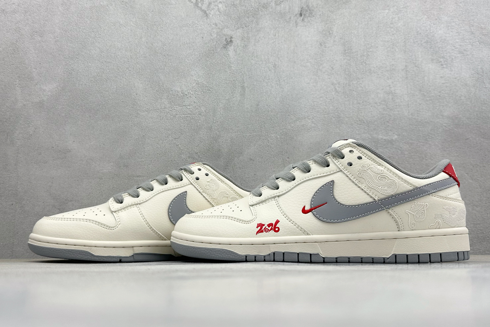 280 Nike SB Dunk Low 马年限定 白灰中国风 高端定制 低帮休闲滑板鞋 FF9989-024-Chinese UA Cheap High Quatity Brand Clothes Bags handbags Sneakers wholesale wholesaler seller from China Factory suppliers Fashion Clothing Shoes best Quality Beautiful Price 280 Nike SB Dunk Low 马年限定 白灰中国风 高端定制 低帮休闲滑板鞋 FF9989-024