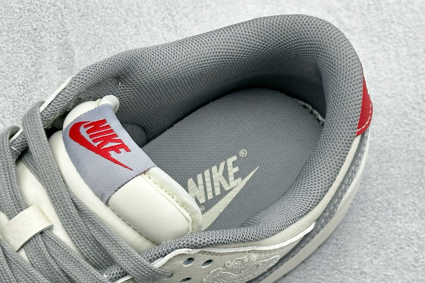 280 Nike SB Dunk Low 马年限定 白灰中国风 高端定制 低帮休闲滑板鞋 FF9989-024-Chinese UA Cheap High Quatity Brand Clothes Bags handbags Sneakers wholesale wholesaler seller from China Factory suppliers Fashion Clothing Shoes best Quality Beautiful Price 280 Nike SB Dunk Low 马年限定 白灰中国风 高端定制 低帮休闲滑板鞋 FF9989-024