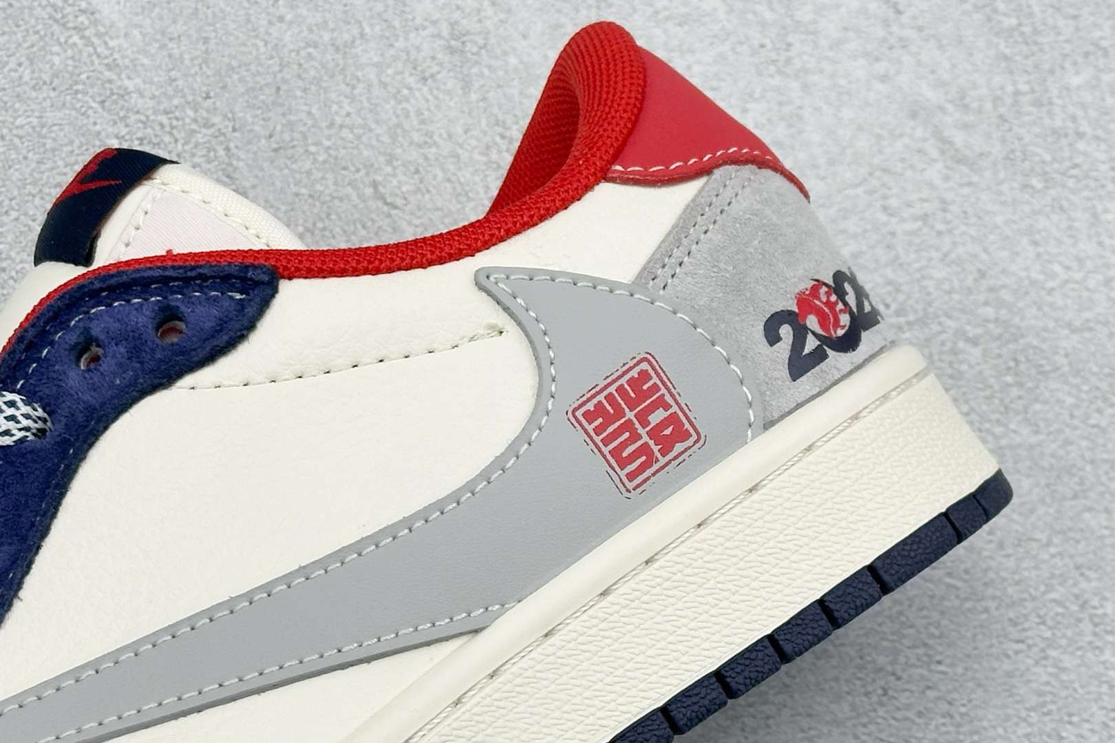 Air Jordan 1 Low AJ1 乔1 马年限定 2026 高端定制 低帮倒钩复古篮球鞋 ZH2598-904 Air Jordan 1 Low AJ1 乔1 马年限定 2026 高端定制 低帮倒钩复古篮球鞋 ZH2598-904