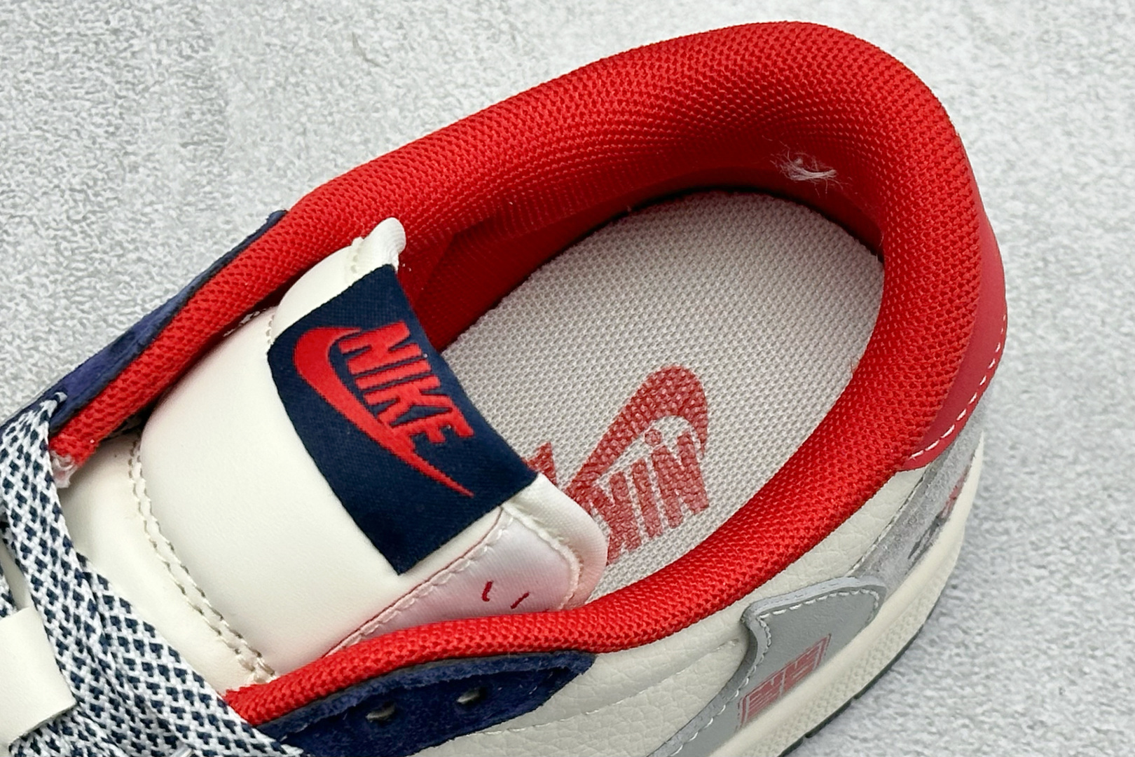 Air Jordan 1 Low AJ1 乔1 马年限定 2026 高端定制 低帮倒钩复古篮球鞋 ZH2598-904 Air Jordan 1 Low AJ1 乔1 马年限定 2026 高端定制 低帮倒钩复古篮球鞋 ZH2598-904