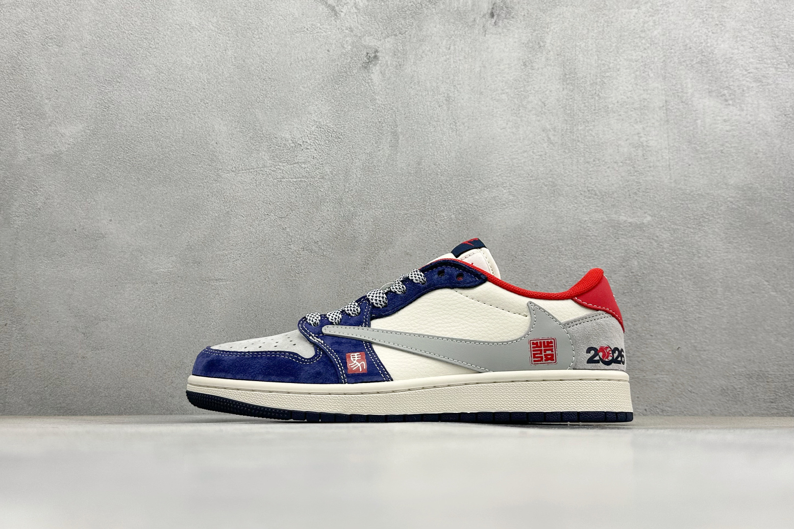 Air Jordan 1 Low AJ1 乔1 马年限定 2026 高端定制 低帮倒钩复古篮球鞋 ZH2598-904 Air Jordan 1 Low AJ1 乔1 马年限定 2026 高端定制 低帮倒钩复古篮球鞋 ZH2598-904