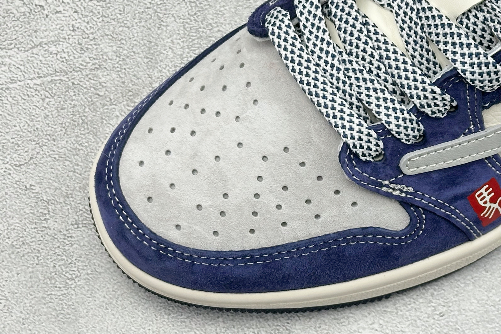 Air Jordan 1 Low AJ1 乔1 马年限定 2026 高端定制 低帮倒钩复古篮球鞋 ZH2598-904 Air Jordan 1 Low AJ1 乔1 马年限定 2026 高端定制 低帮倒钩复古篮球鞋 ZH2598-904