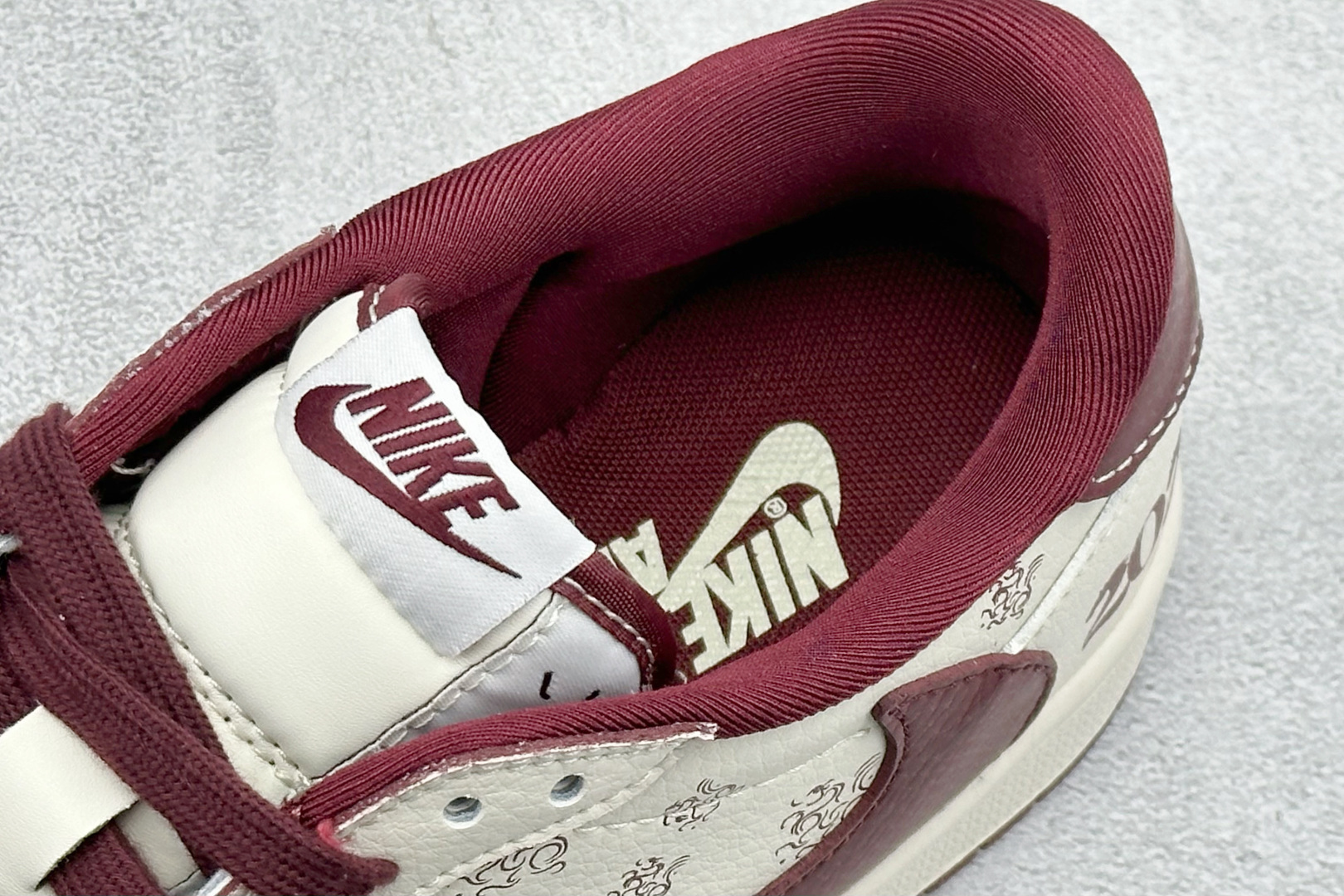Air Jordan 1 Low AJ1 乔1 马年限定 2026 高端定制 低帮倒钩复古篮球鞋 CX5050-Y66