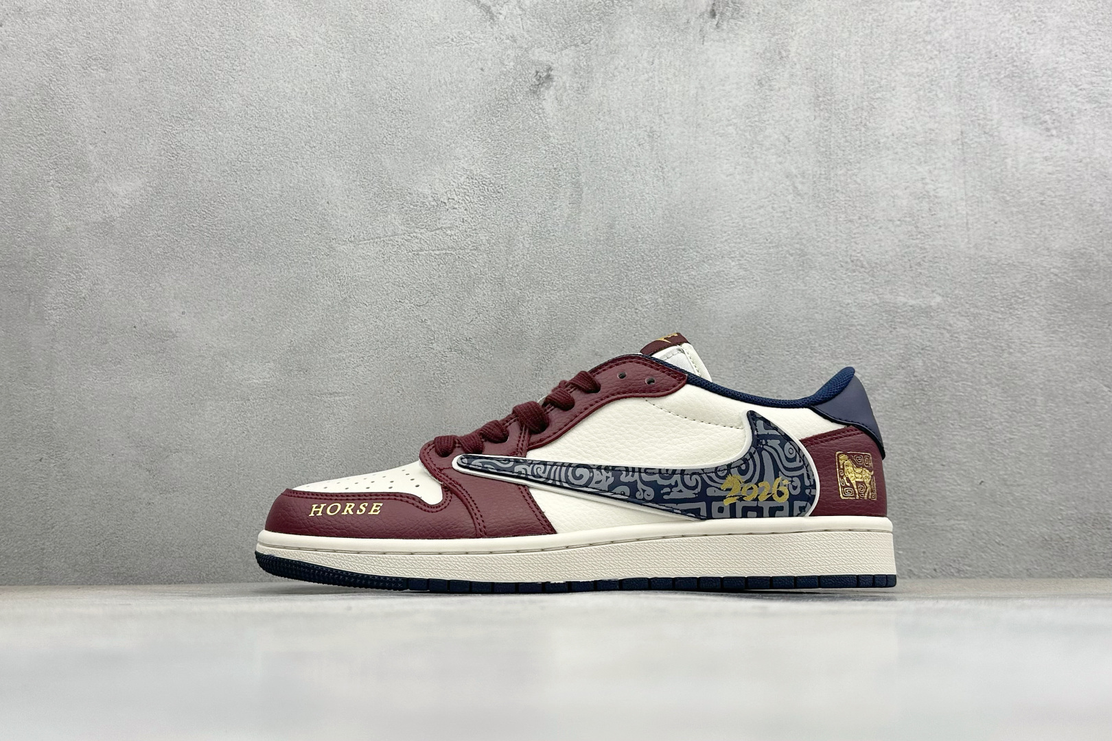 Air Jordan 1 Low AJ1 乔1 马年限定 2026 高端定制 低帮倒钩复古篮球鞋 JY6988-125 Air Jordan 1 Low AJ1 乔1 马年限定 2026 高端定制 低帮倒钩复古篮球鞋 JY6988-125