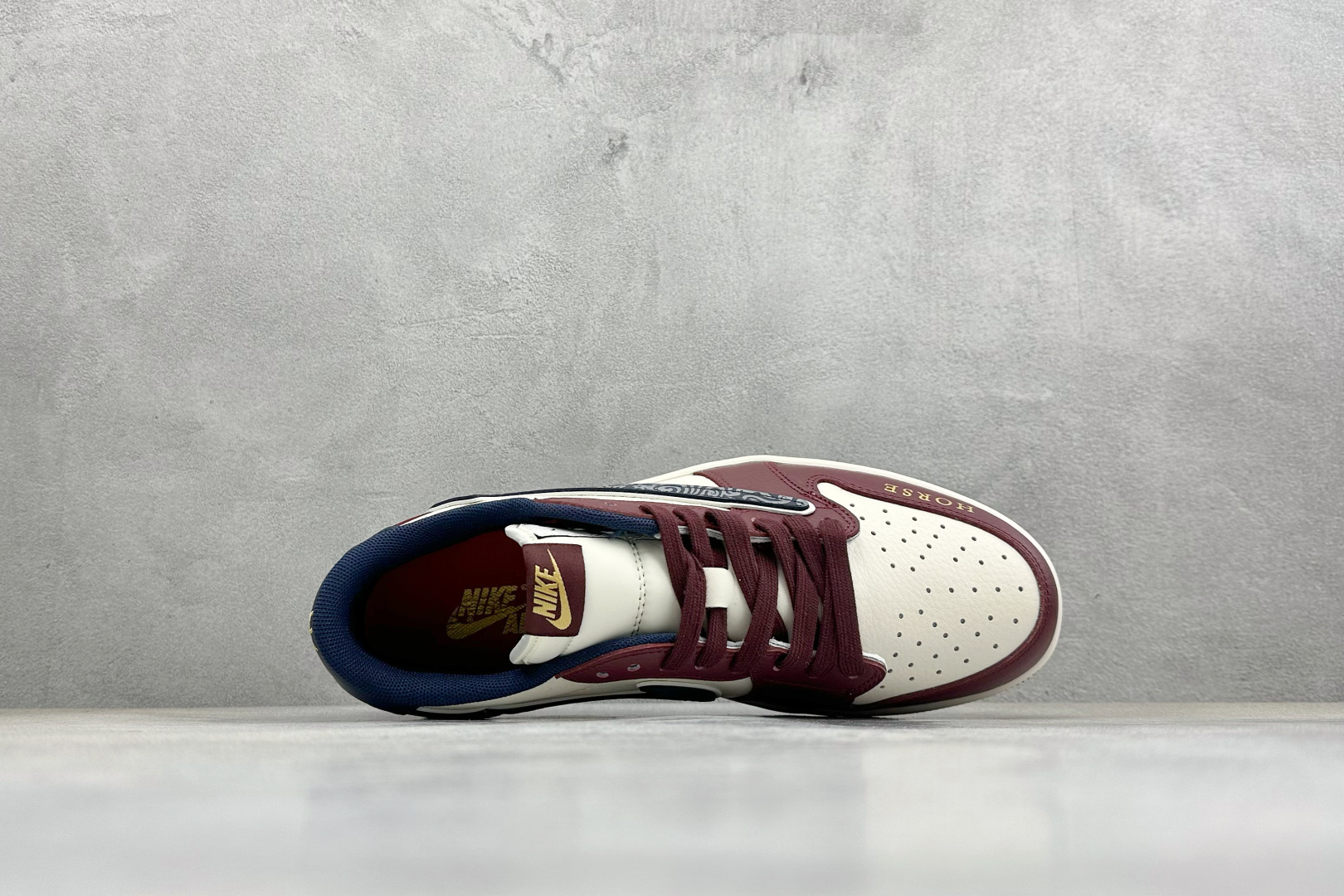 Air Jordan 1 Low AJ1 乔1 马年限定 2026 高端定制 低帮倒钩复古篮球鞋 JY6988-125 Air Jordan 1 Low AJ1 乔1 马年限定 2026 高端定制 低帮倒钩复古篮球鞋 JY6988-125