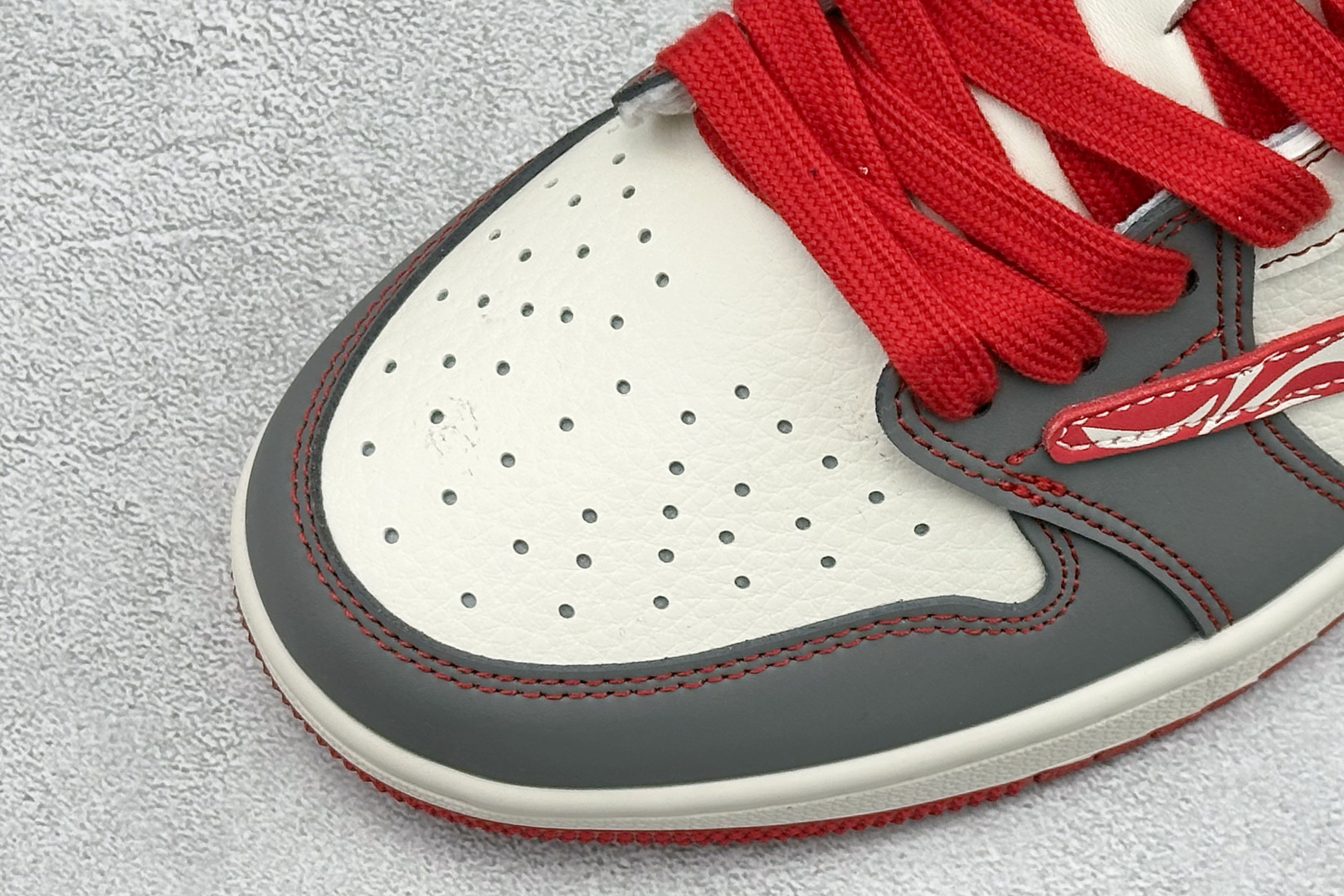 Air Jordan 1 Low AJ1 乔1 马年限定 2026 高端定制 低帮倒钩复古篮球鞋 DX5688-004 Air Jordan 1 Low AJ1 乔1 马年限定 2026 高端定制 低帮倒钩复古篮球鞋 DX5688-004