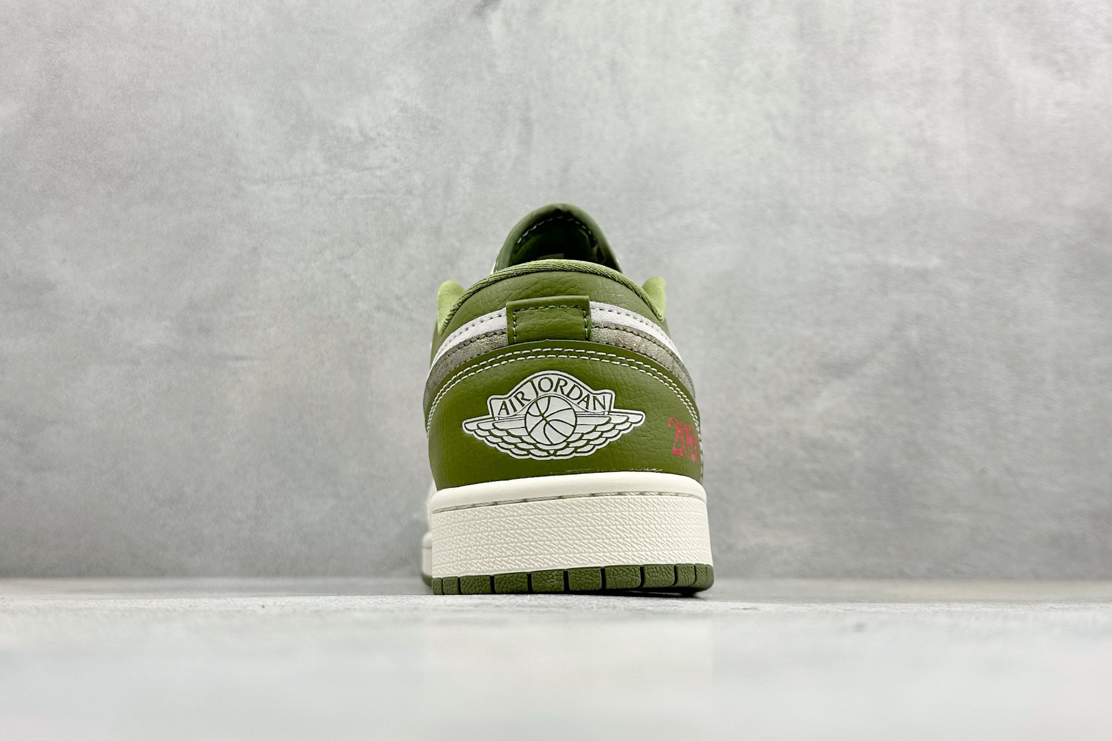 Air Jordan 1 Low AJ1 乔1 马年限定 2026 高端定制 低帮复古篮球鞋 XT6998-133 Air Jordan 1 Low AJ1 乔1 马年限定 2026 高端定制 低帮复古篮球鞋 XT6998-133