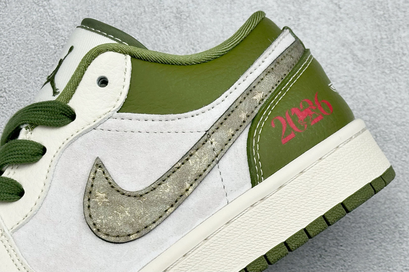 Air Jordan 1 Low AJ1 乔1 马年限定 2026 高端定制 低帮复古篮球鞋 XT6998-133 Air Jordan 1 Low AJ1 乔1 马年限定 2026 高端定制 低帮复古篮球鞋 XT6998-133
