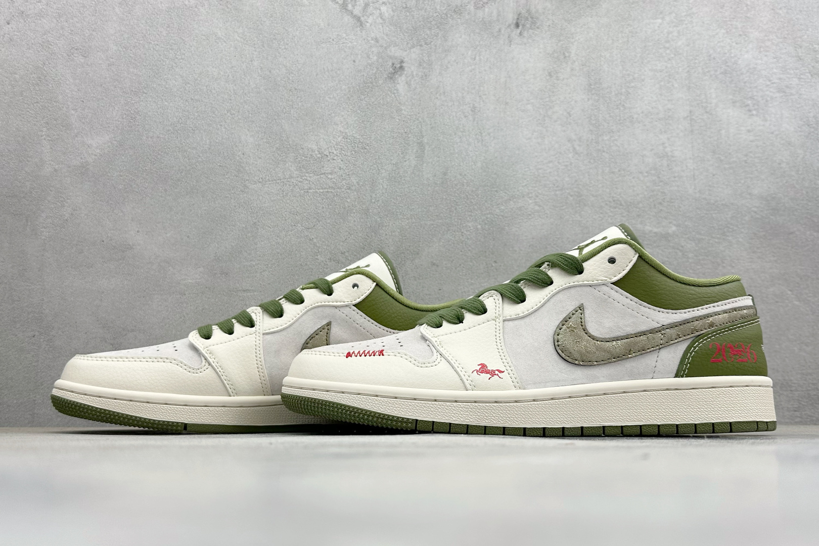 Air Jordan 1 Low AJ1 乔1 马年限定 2026 高端定制 低帮复古篮球鞋 XT6998-133 Air Jordan 1 Low AJ1 乔1 马年限定 2026 高端定制 低帮复古篮球鞋 XT6998-133
