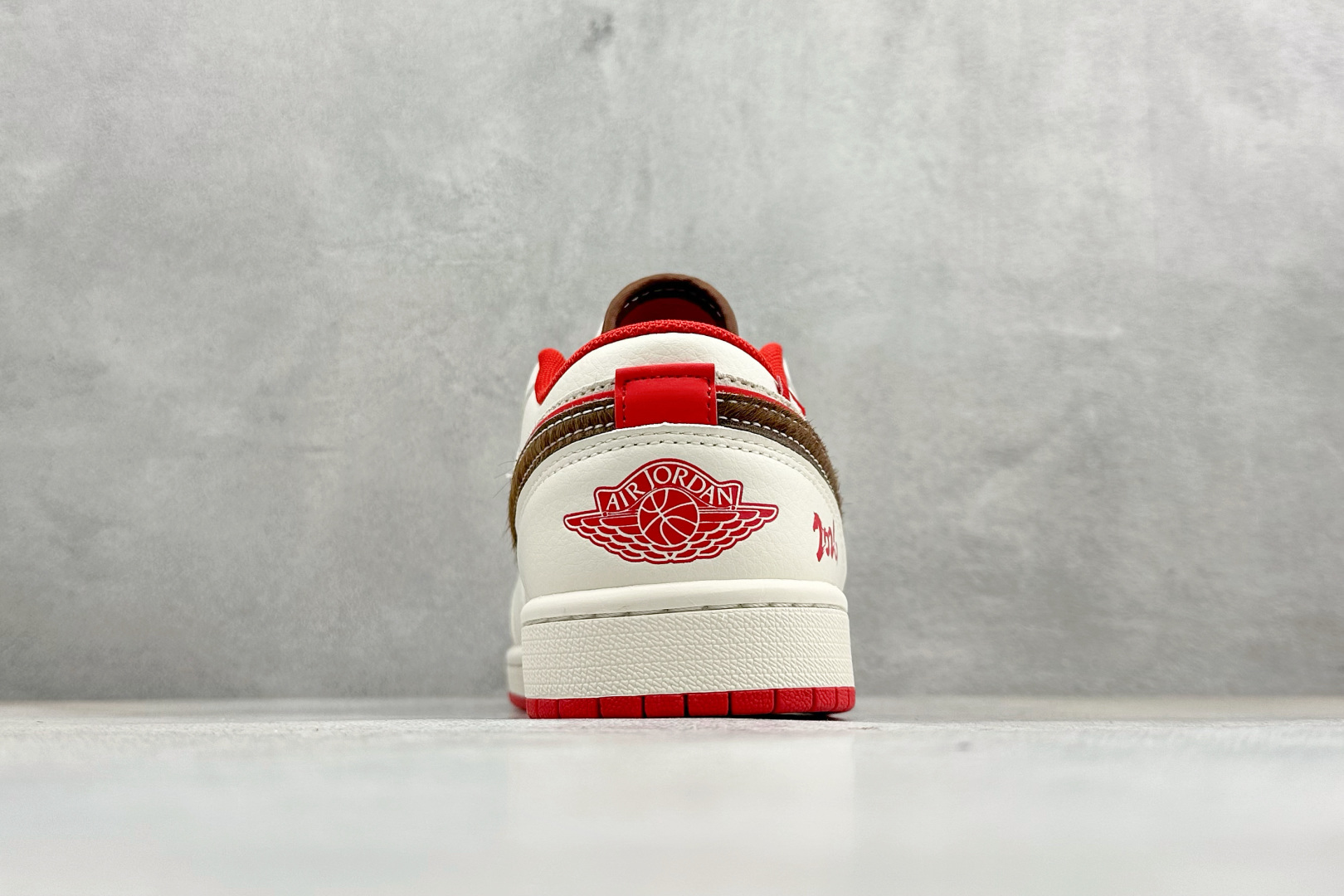 Air Jordan 1 Low AJ1 乔1 马年限定 2026 高端定制 低帮复古篮球鞋 XT6998-117-Top High Quatity Cheap Sneakers Fashion Clothing Clothes Bags handbags Shoes of all Brand wholesale With The best Quality And Beautiful Price from China Factory Chinese suppliers wholesaler seller Air Jordan 1 Low AJ1 乔1 马年限定 2026 高端定制 低帮复古篮球鞋 XT6998-117