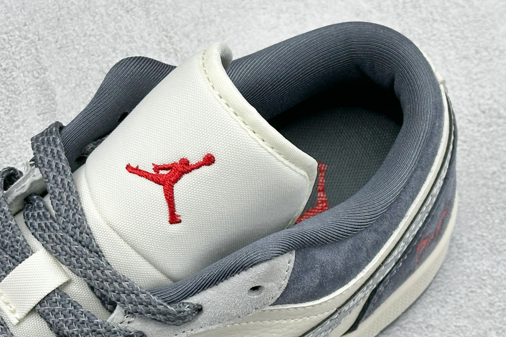 260 Air Jordan 1 Low AJ1 乔1 马年限定 高端定制 低帮复古篮球鞋 XT6998-136-Chinese UA Cheap High Quatity Brand Clothes Bags handbags Sneakers wholesale wholesaler seller from China Factory suppliers Fashion Clothing Shoes best Quality Beautiful Price 260 Air Jordan 1 Low AJ1 乔1 马年限定 高端定制 低帮复古篮球鞋 XT6998-136