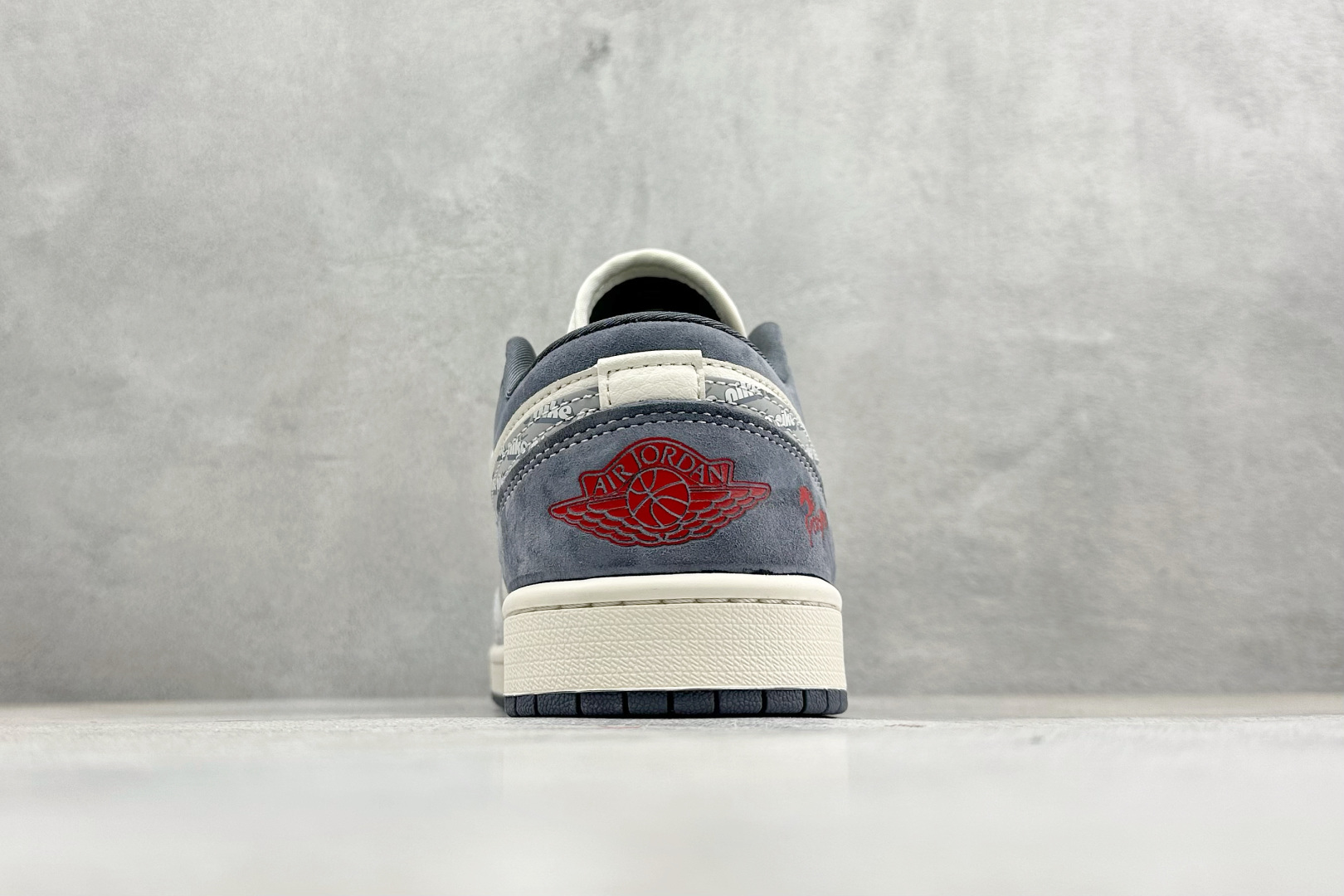 260 Air Jordan 1 Low AJ1 乔1 马年限定 高端定制 低帮复古篮球鞋 XT6998-136-Chinese UA Cheap High Quatity Brand Clothes Bags handbags Sneakers wholesale wholesaler seller from China Factory suppliers Fashion Clothing Shoes best Quality Beautiful Price 260 Air Jordan 1 Low AJ1 乔1 马年限定 高端定制 低帮复古篮球鞋 XT6998-136