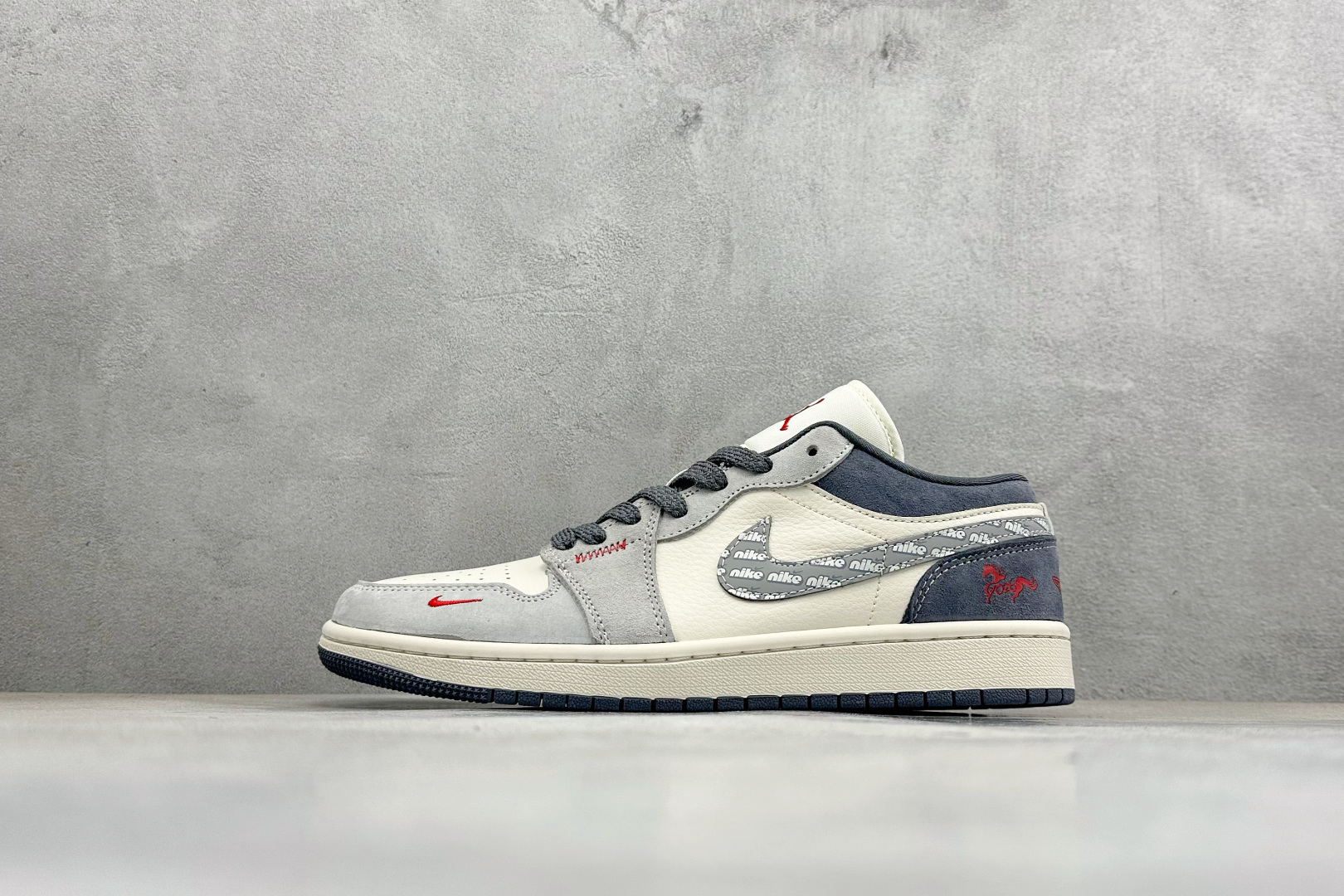 260 Air Jordan 1 Low AJ1 乔1 马年限定 高端定制 低帮复古篮球鞋 XT6998-136-Chinese UA Cheap High Quatity Brand Clothes Bags handbags Sneakers wholesale wholesaler seller from China Factory suppliers Fashion Clothing Shoes best Quality Beautiful Price 260 Air Jordan 1 Low AJ1 乔1 马年限定 高端定制 低帮复古篮球鞋 XT6998-136