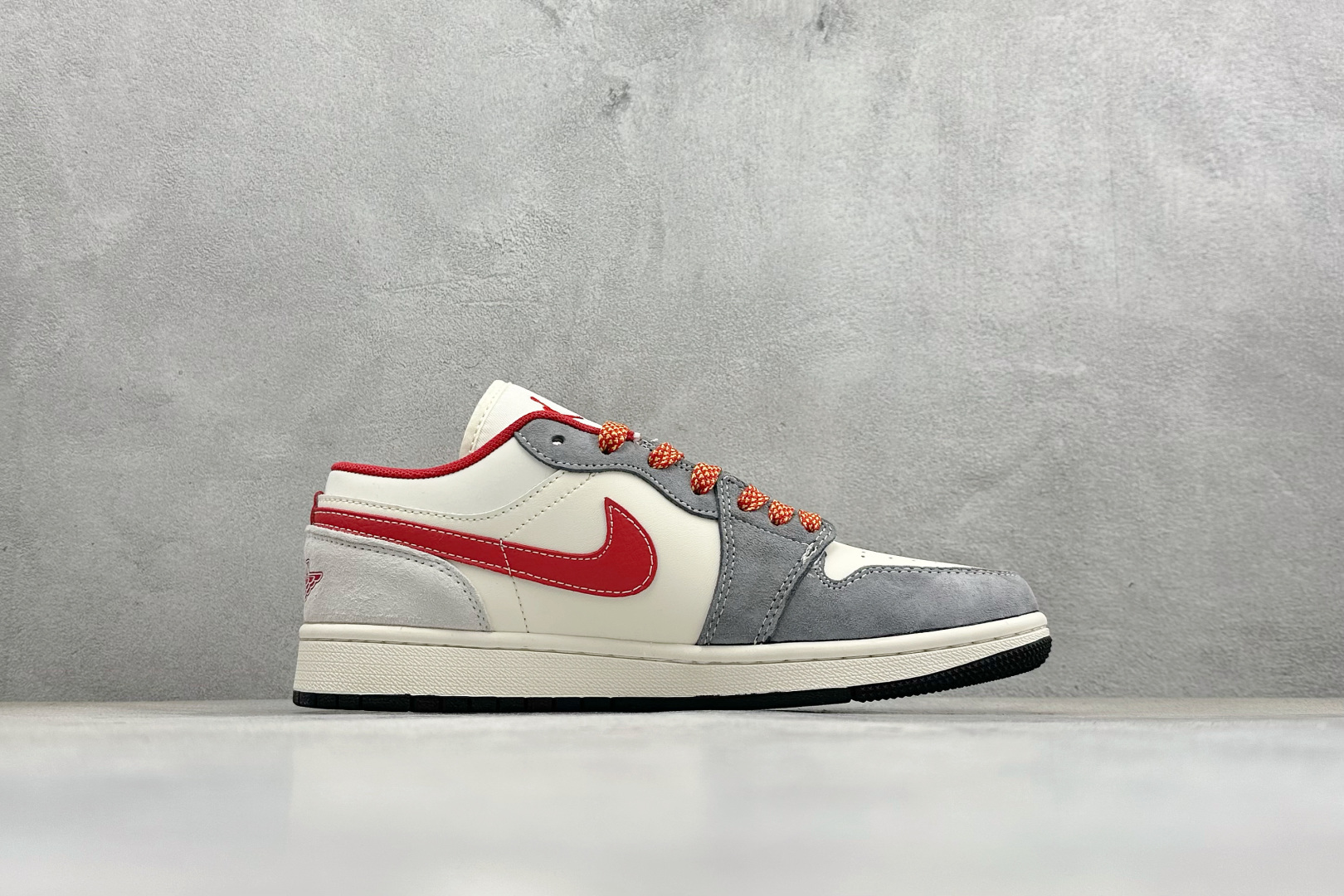 Air Jordan 1 Low AJ1 乔1 马年限定 高端定制 低帮复古篮球鞋 JP2026-130 Air Jordan 1 Low AJ1 乔1 马年限定 高端定制 低帮复古篮球鞋 JP2026-130