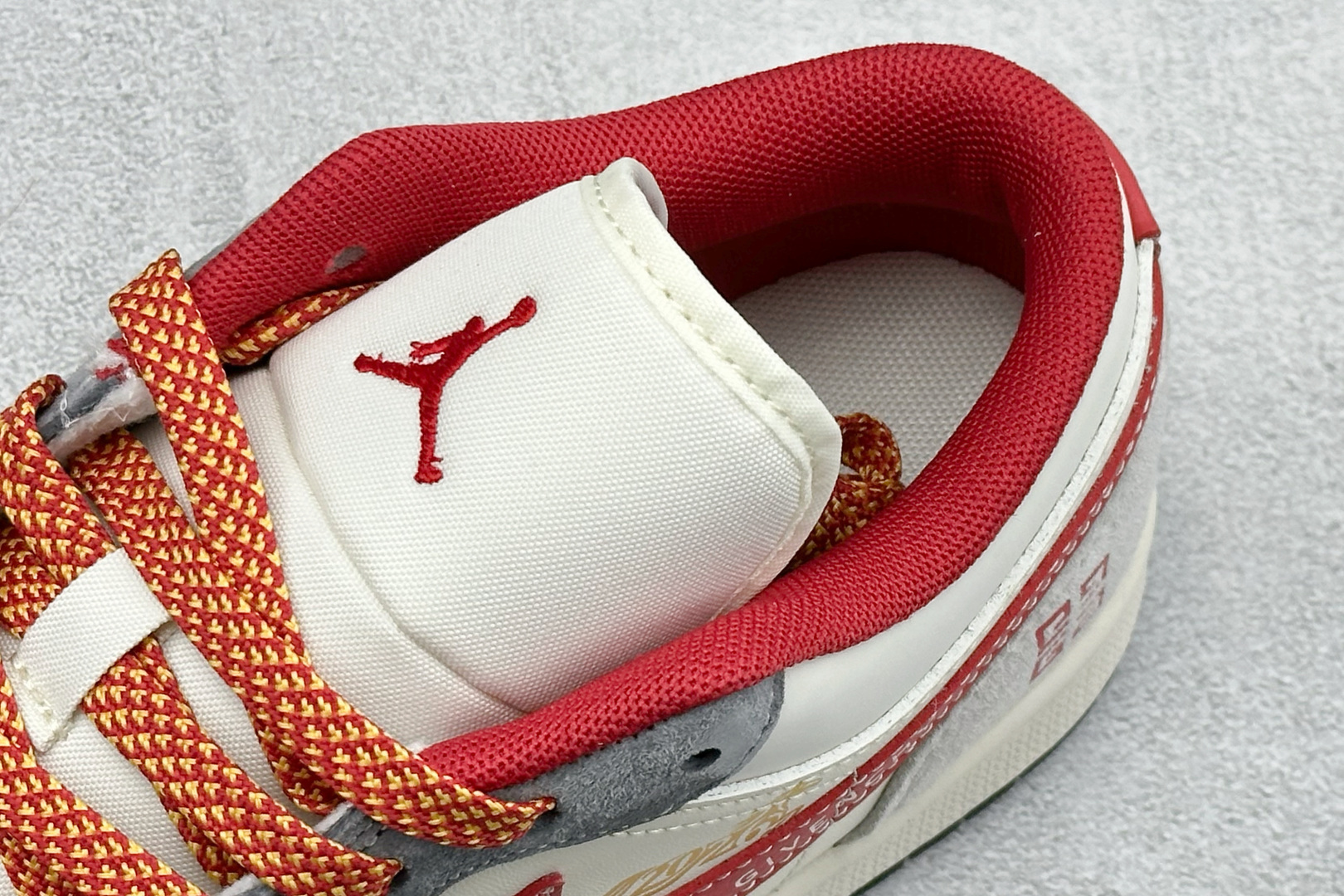 Air Jordan 1 Low AJ1 乔1 马年限定 高端定制 低帮复古篮球鞋 JP2026-130 Air Jordan 1 Low AJ1 乔1 马年限定 高端定制 低帮复古篮球鞋 JP2026-130