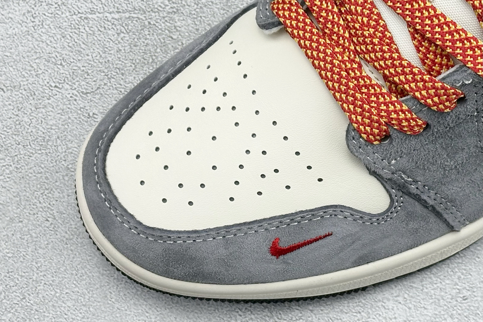 Air Jordan 1 Low AJ1 乔1 马年限定 高端定制 低帮复古篮球鞋 JP2026-130 Air Jordan 1 Low AJ1 乔1 马年限定 高端定制 低帮复古篮球鞋 JP2026-130