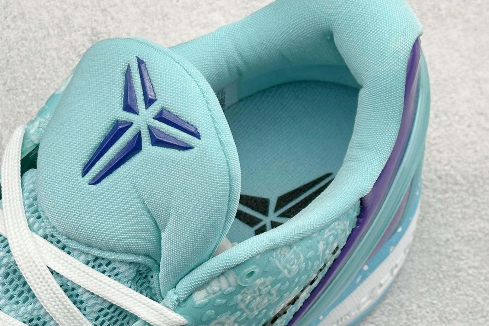 360 Nike Zoom Kobe VI 马年限定 CNY新年款 耐克 科比6代系列 低帮复刻实战运动低帮文化篮球鞋 CW2190-043