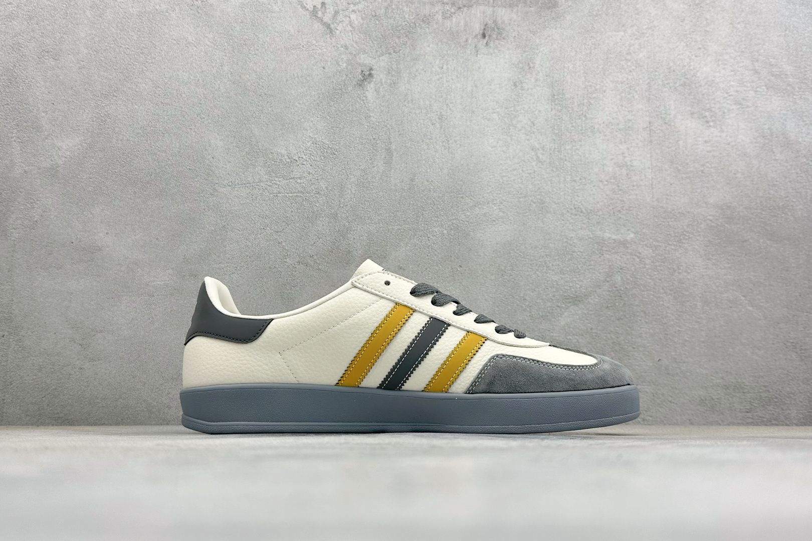 马年新款海外定制限量发售 Adidas Originals GAZELLE INDOOR “马年联名限定” JJ2605-Top High Quatity Cheap Sneakers Fashion Clothing Clothes Bags handbags Shoes of all Brand wholesale With The best Quality And Beautiful Price from China Factory Chinese suppliers wholesaler seller 马年新款海外定制限量发售 Adidas Originals GAZELLE INDOOR “马年联名限定” JJ2605