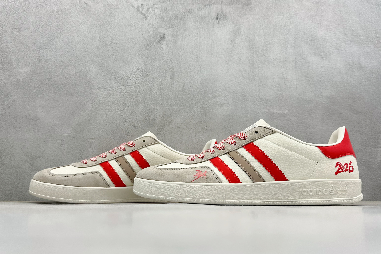 240 马年新款海外定制限量发售 Adidas Originals GAZELLE INDOOR “马年联名限定” LX0905-Chinese UA Cheap High Quatity Brand Clothes Bags handbags Sneakers wholesale wholesaler seller from China Factory suppliers Fashion Clothing Shoes best Quality Beautiful Price 240 马年新款海外定制限量发售 Adidas Originals GAZELLE INDOOR “马年联名限定” LX0905