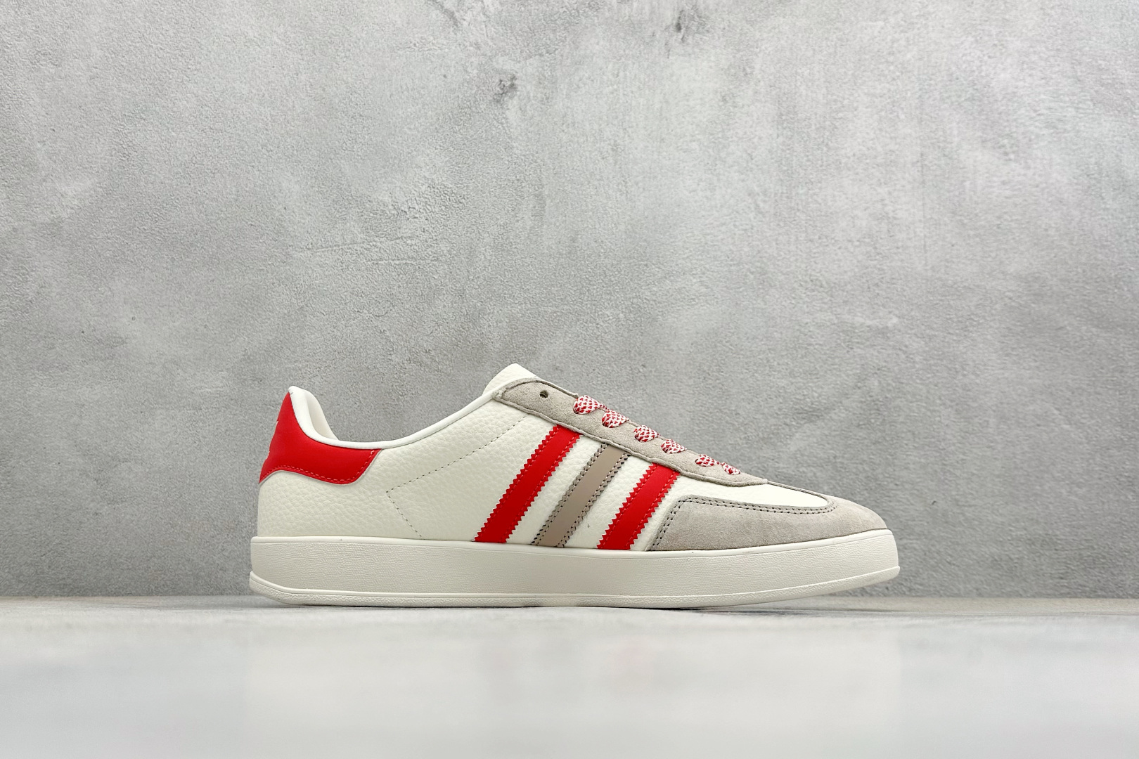 240 马年新款海外定制限量发售 Adidas Originals GAZELLE INDOOR “马年联名限定” LX0905-Chinese UA Cheap High Quatity Brand Clothes Bags handbags Sneakers wholesale wholesaler seller from China Factory suppliers Fashion Clothing Shoes best Quality Beautiful Price 240 马年新款海外定制限量发售 Adidas Originals GAZELLE INDOOR “马年联名限定” LX0905