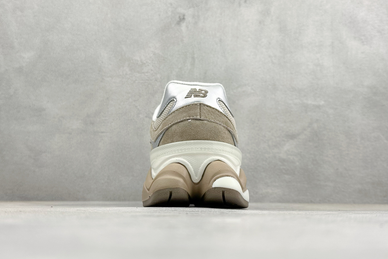 New Balance NB9060系列 复古休闲运动慢跑鞋 U9060ERM New Balance NB9060系列 复古休闲运动慢跑鞋 U9060ERM