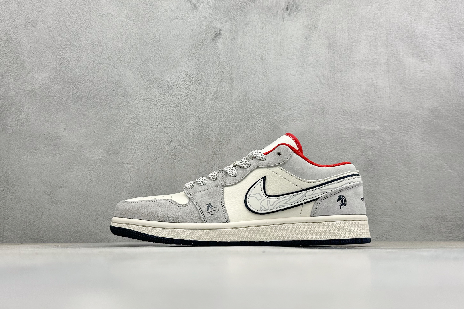 260 Air Jordan 1 Low AJ1 乔1 马年限定 高端定制 低帮复古篮球鞋 JY6988-136-Chinese UA Cheap High Quatity Brand Clothes Bags handbags Sneakers wholesale wholesaler seller from China Factory suppliers Fashion Clothing Shoes best Quality Beautiful Price 260 Air Jordan 1 Low AJ1 乔1 马年限定 高端定制 低帮复古篮球鞋 JY6988-136