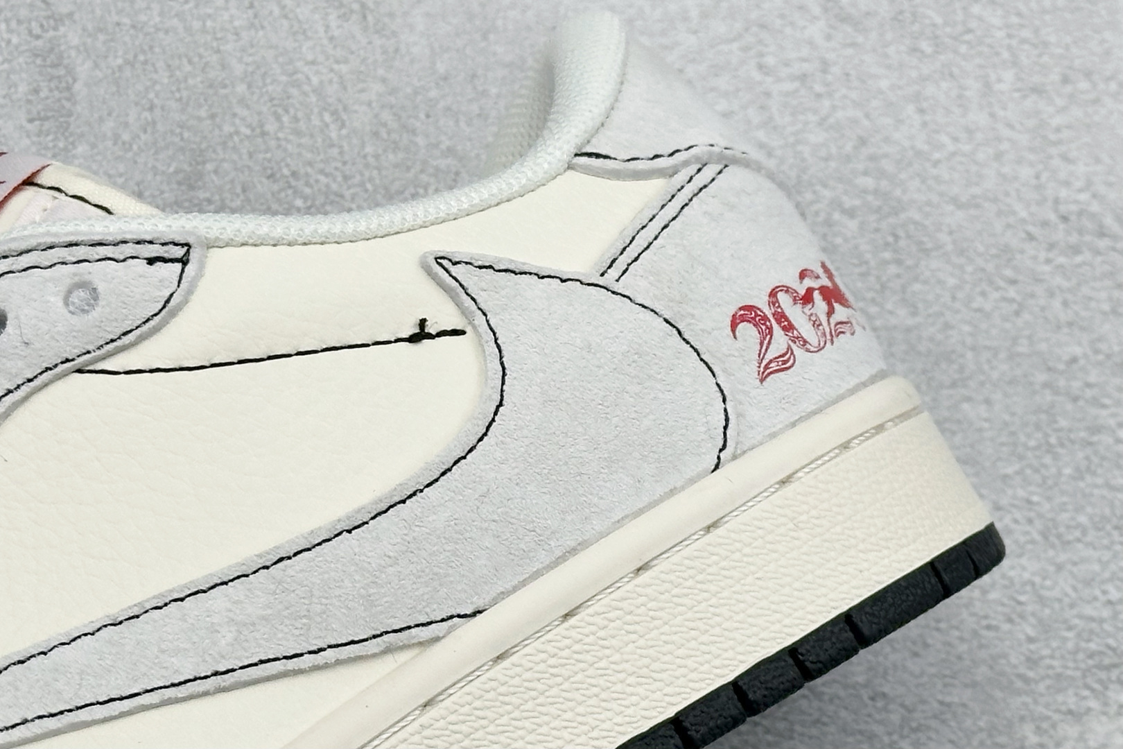 Air Jordan 1 Low AJ1 乔1 马年限定 高端定制 低帮倒钩复古篮球鞋 DX5688-002-Top High Quatity Cheap Sneakers Fashion Clothing Clothes Bags handbags Shoes of all Brand wholesale With The best Quality And Beautiful Price from China Factory Chinese suppliers wholesaler seller Air Jordan 1 Low AJ1 乔1 马年限定 高端定制 低帮倒钩复古篮球鞋 DX5688-002