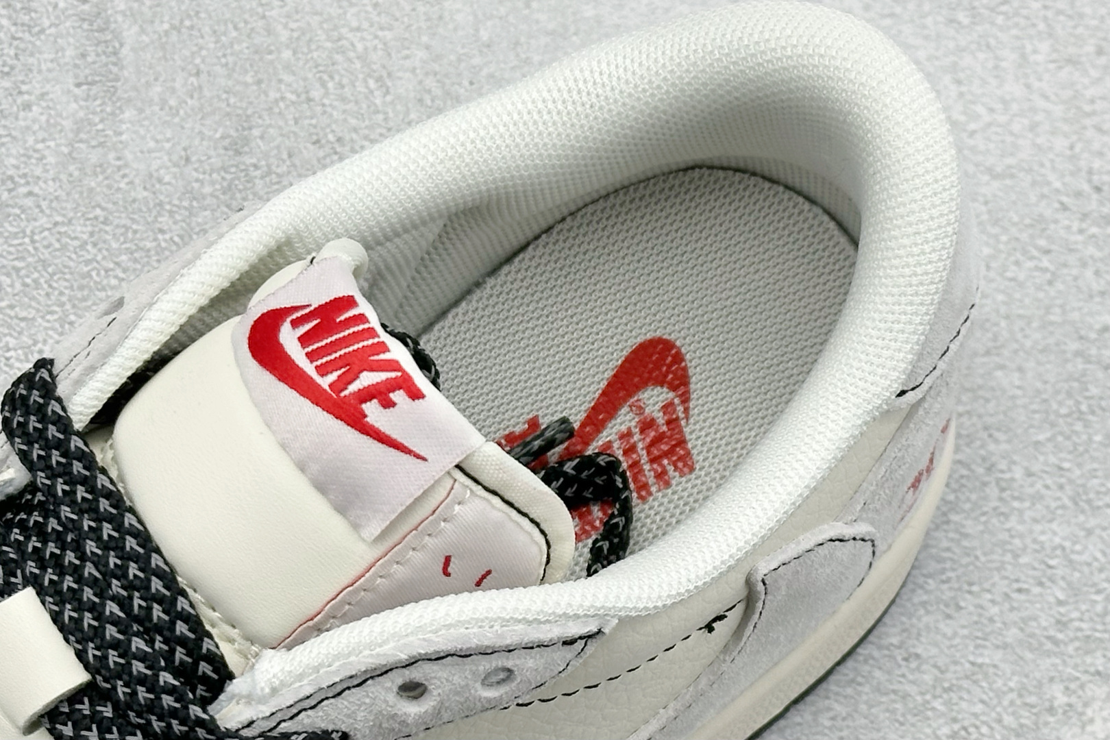 Air Jordan 1 Low AJ1 乔1 马年限定 高端定制 低帮倒钩复古篮球鞋 DX5688-002-Top High Quatity Cheap Sneakers Fashion Clothing Clothes Bags handbags Shoes of all Brand wholesale With The best Quality And Beautiful Price from China Factory Chinese suppliers wholesaler seller Air Jordan 1 Low AJ1 乔1 马年限定 高端定制 低帮倒钩复古篮球鞋 DX5688-002
