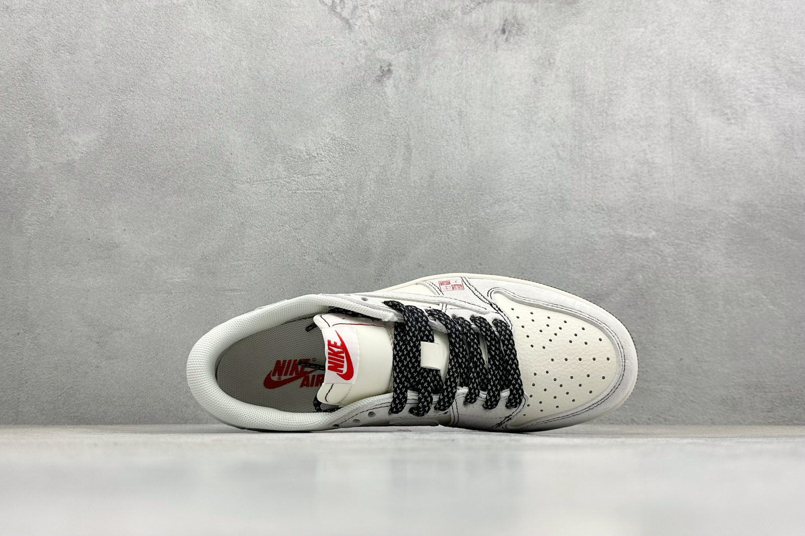 Air Jordan 1 Low AJ1 乔1 马年限定 高端定制 低帮倒钩复古篮球鞋 DX5688-002-Top High Quatity Cheap Sneakers Fashion Clothing Clothes Bags handbags Shoes of all Brand wholesale With The best Quality And Beautiful Price from China Factory Chinese suppliers wholesaler seller Air Jordan 1 Low AJ1 乔1 马年限定 高端定制 低帮倒钩复古篮球鞋 DX5688-002