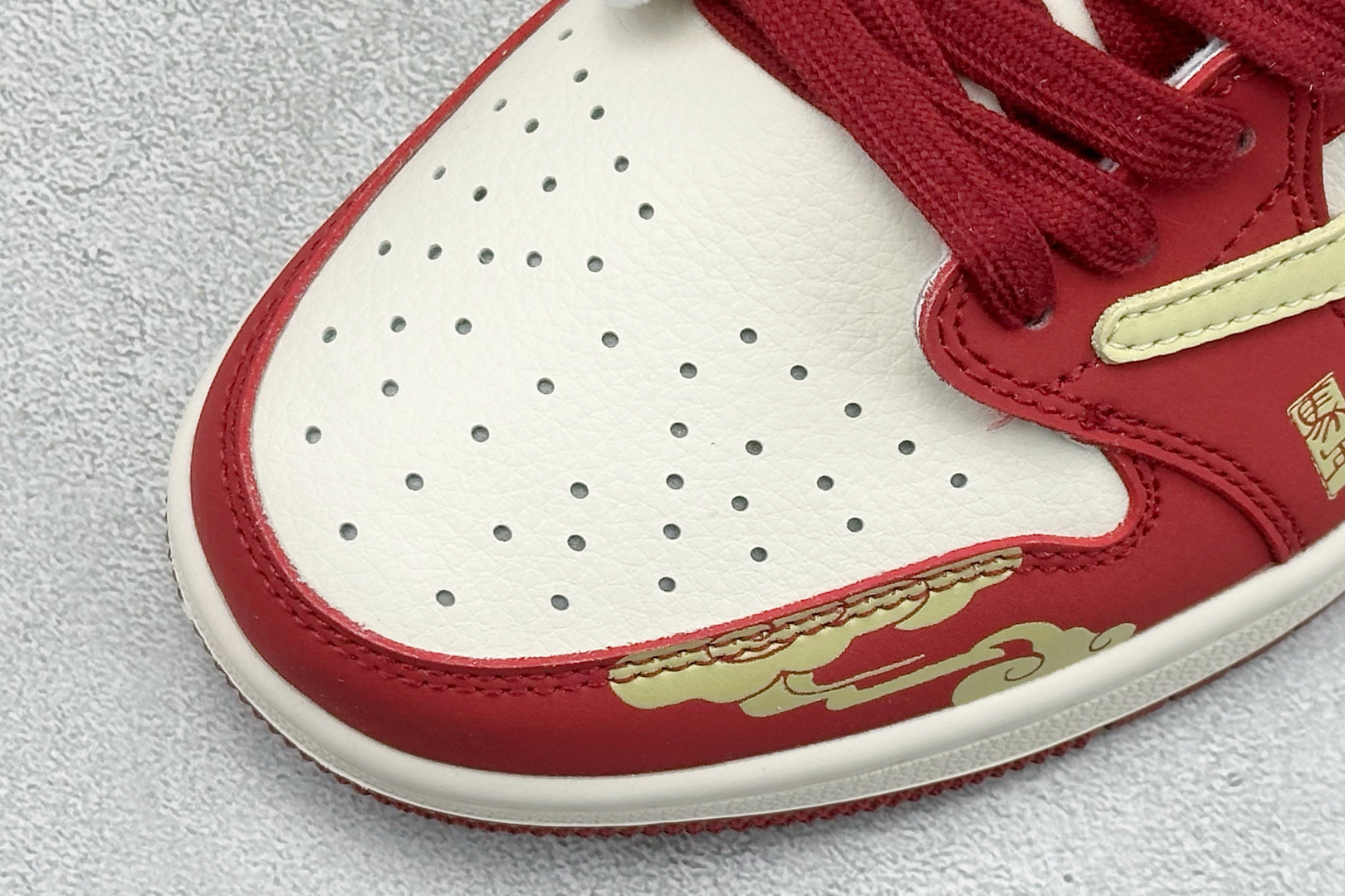 Air Jordan 1 Low AJ1 乔1 马年限定 高端定制 低帮倒钩复古篮球鞋 MZ9588-827-Top High Quatity Cheap Sneakers Fashion Clothing Clothes Bags handbags Shoes of all Brand wholesale With The best Quality And Beautiful Price from China Factory Chinese suppliers wholesaler seller Air Jordan 1 Low AJ1 乔1 马年限定 高端定制 低帮倒钩复古篮球鞋 MZ9588-827