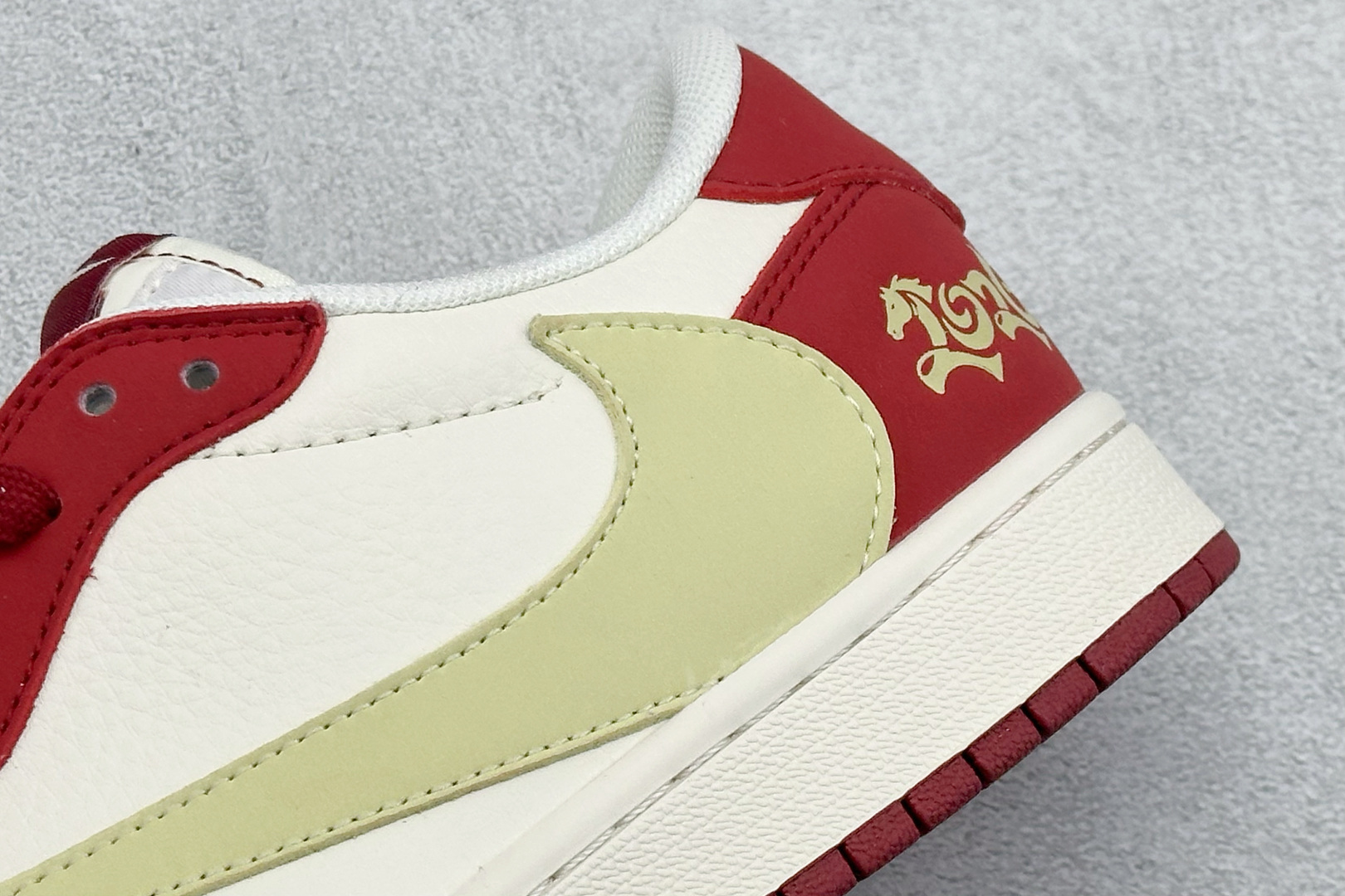 Air Jordan 1 Low AJ1 乔1 马年限定 高端定制 低帮倒钩复古篮球鞋 MZ9588-827-Top High Quatity Cheap Sneakers Fashion Clothing Clothes Bags handbags Shoes of all Brand wholesale With The best Quality And Beautiful Price from China Factory Chinese suppliers wholesaler seller Air Jordan 1 Low AJ1 乔1 马年限定 高端定制 低帮倒钩复古篮球鞋 MZ9588-827
