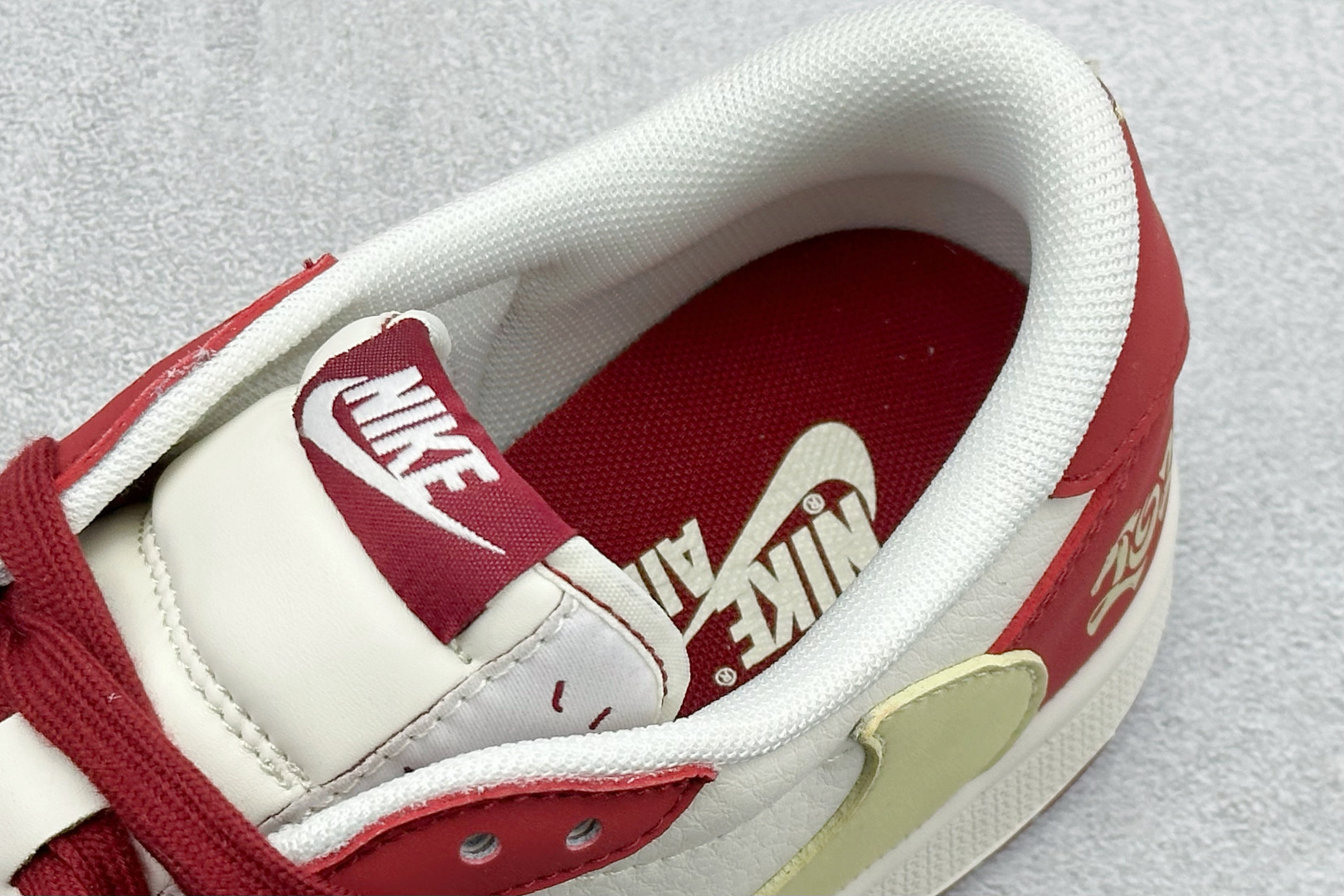 Air Jordan 1 Low AJ1 乔1 马年限定 高端定制 低帮倒钩复古篮球鞋 MZ9588-827-Top High Quatity Cheap Sneakers Fashion Clothing Clothes Bags handbags Shoes of all Brand wholesale With The best Quality And Beautiful Price from China Factory Chinese suppliers wholesaler seller Air Jordan 1 Low AJ1 乔1 马年限定 高端定制 低帮倒钩复古篮球鞋 MZ9588-827